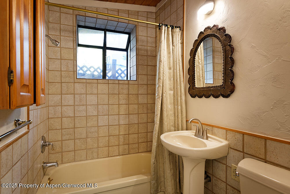 311 Midland Avenue Property Photo 17