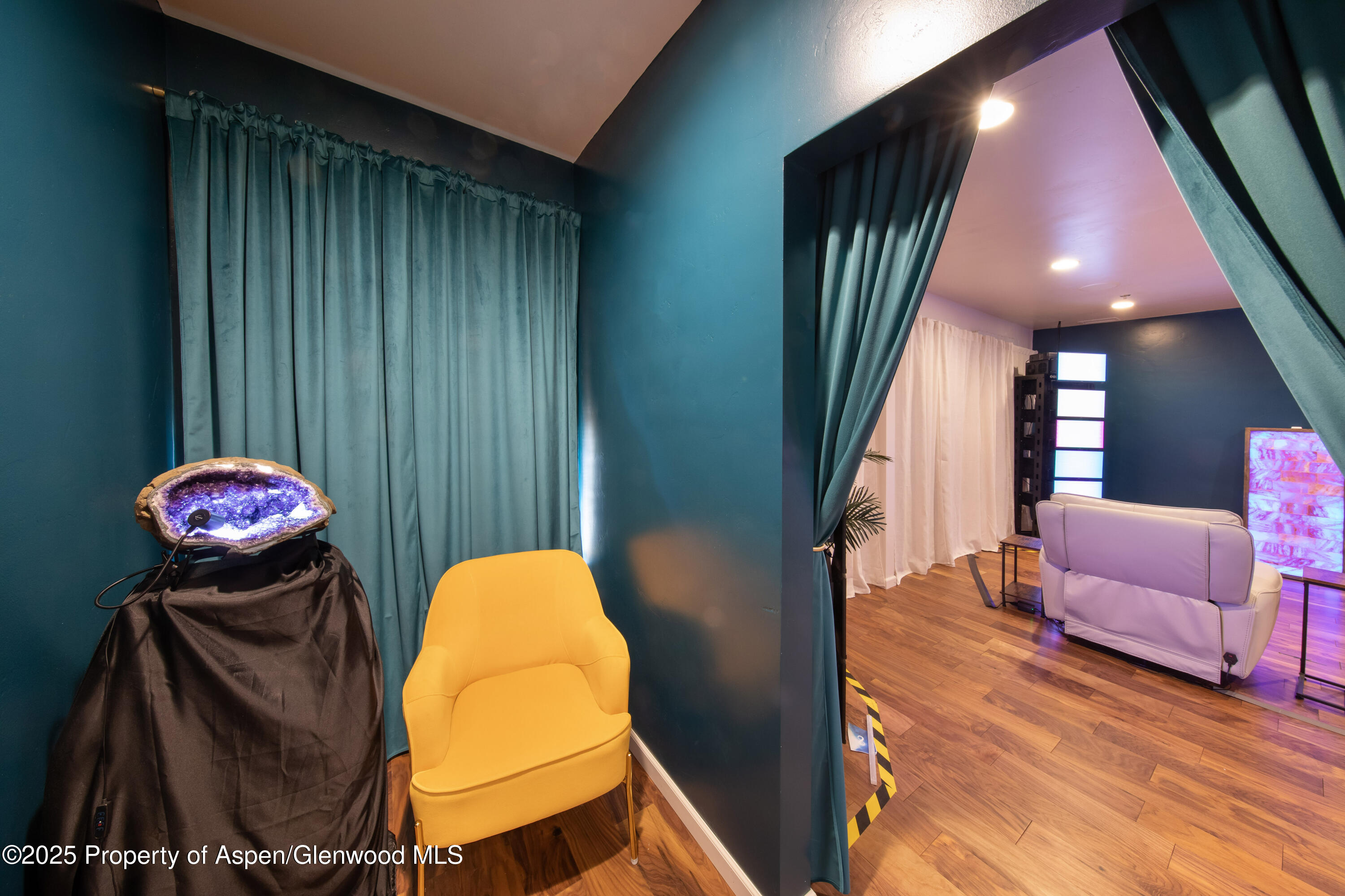 711 E Valley Road 202a Property Photo 17