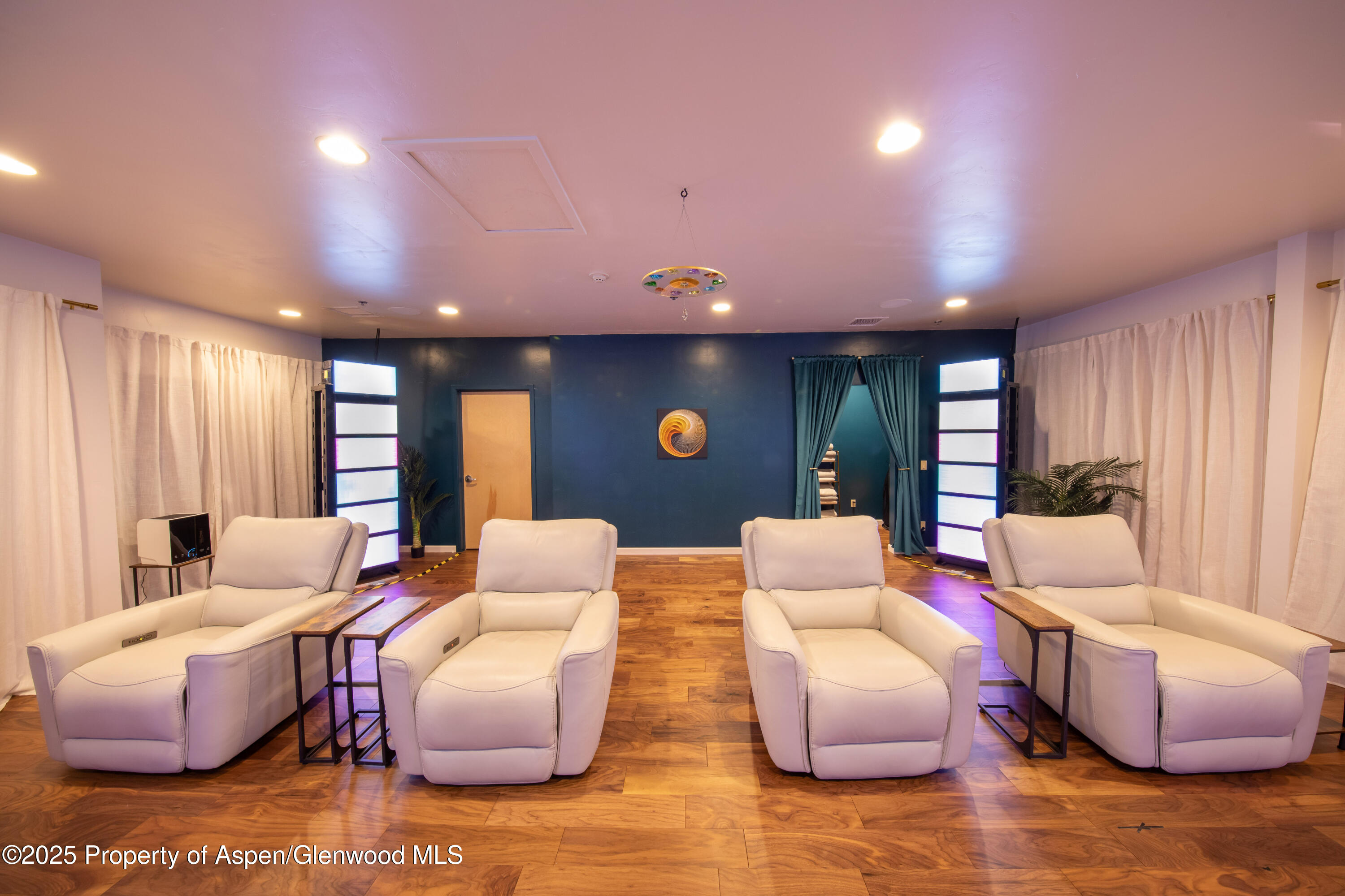 711 E Valley Road 202a Property Photo 23