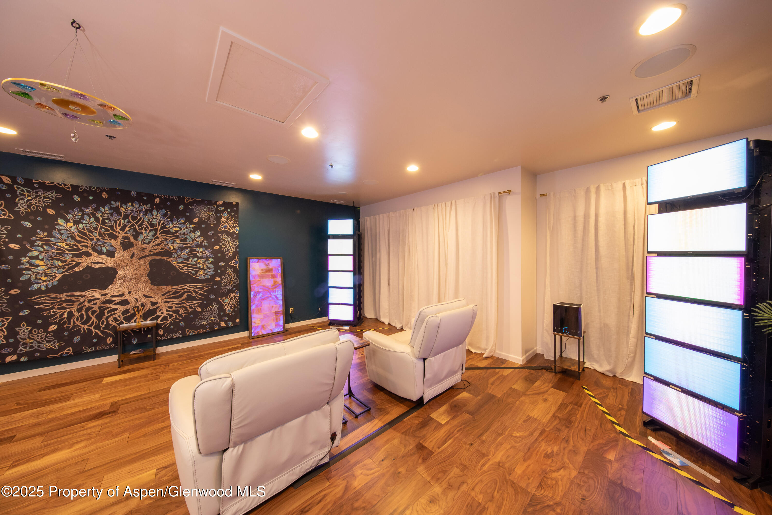 711 E Valley Road 202a Property Photo 27