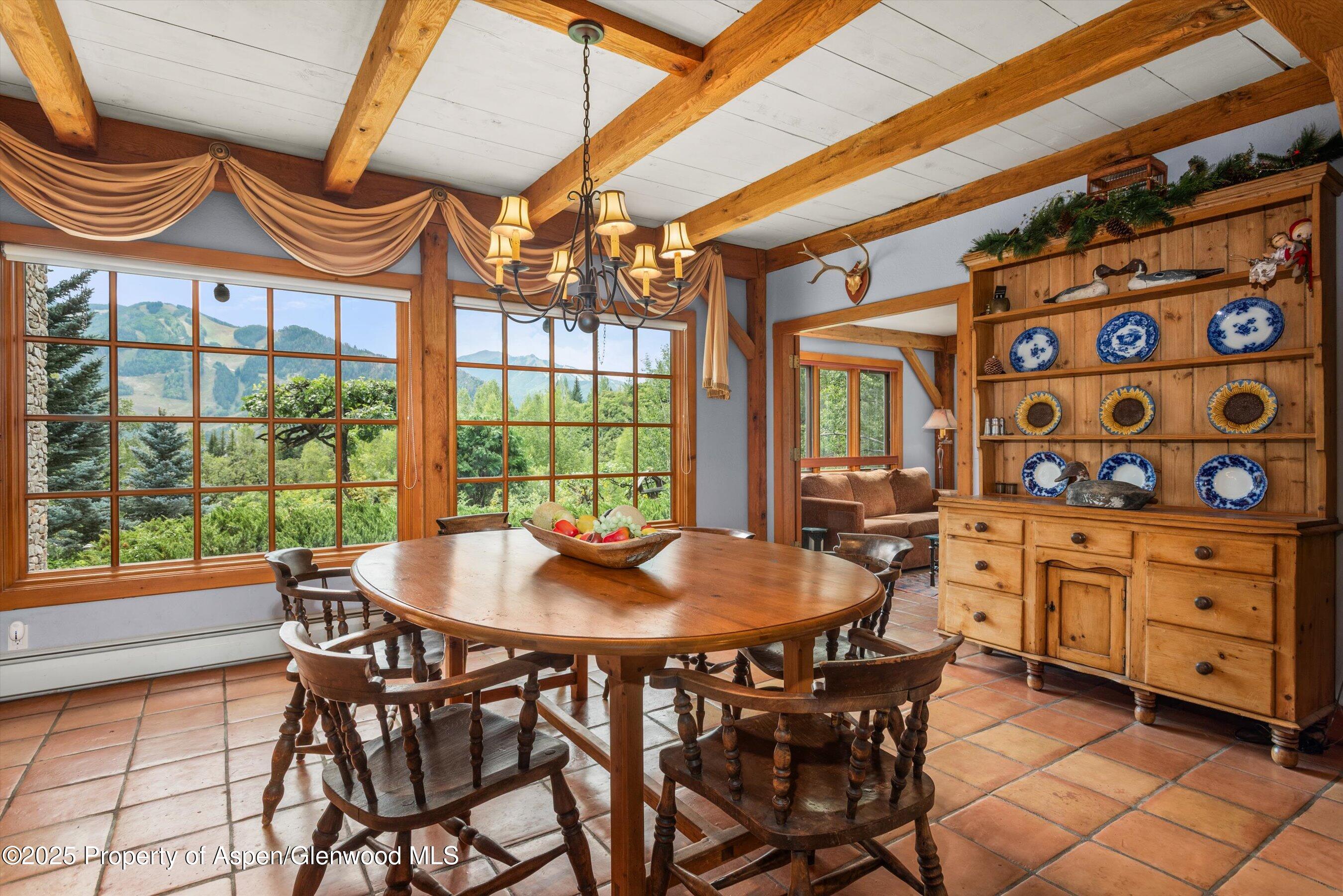 927 Red Mountain Road Property Photo 4