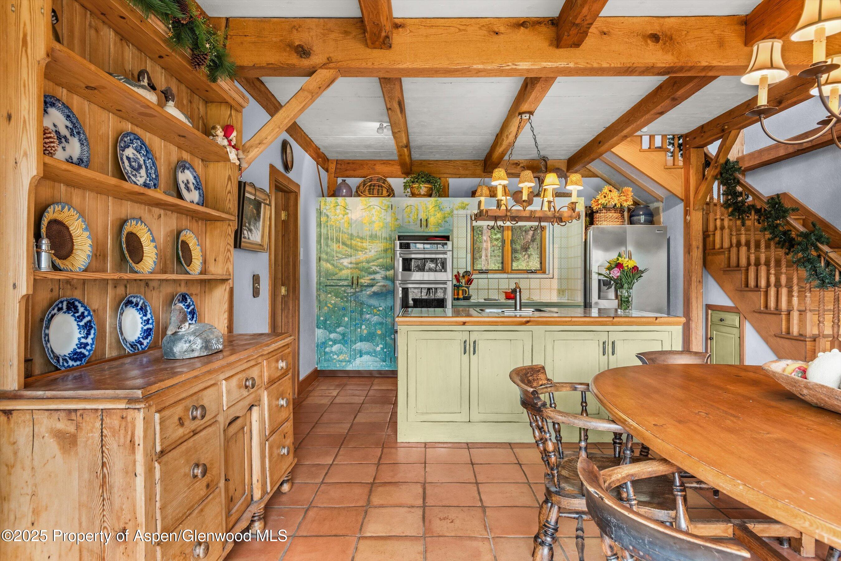 927 Red Mountain Road Property Photo 9