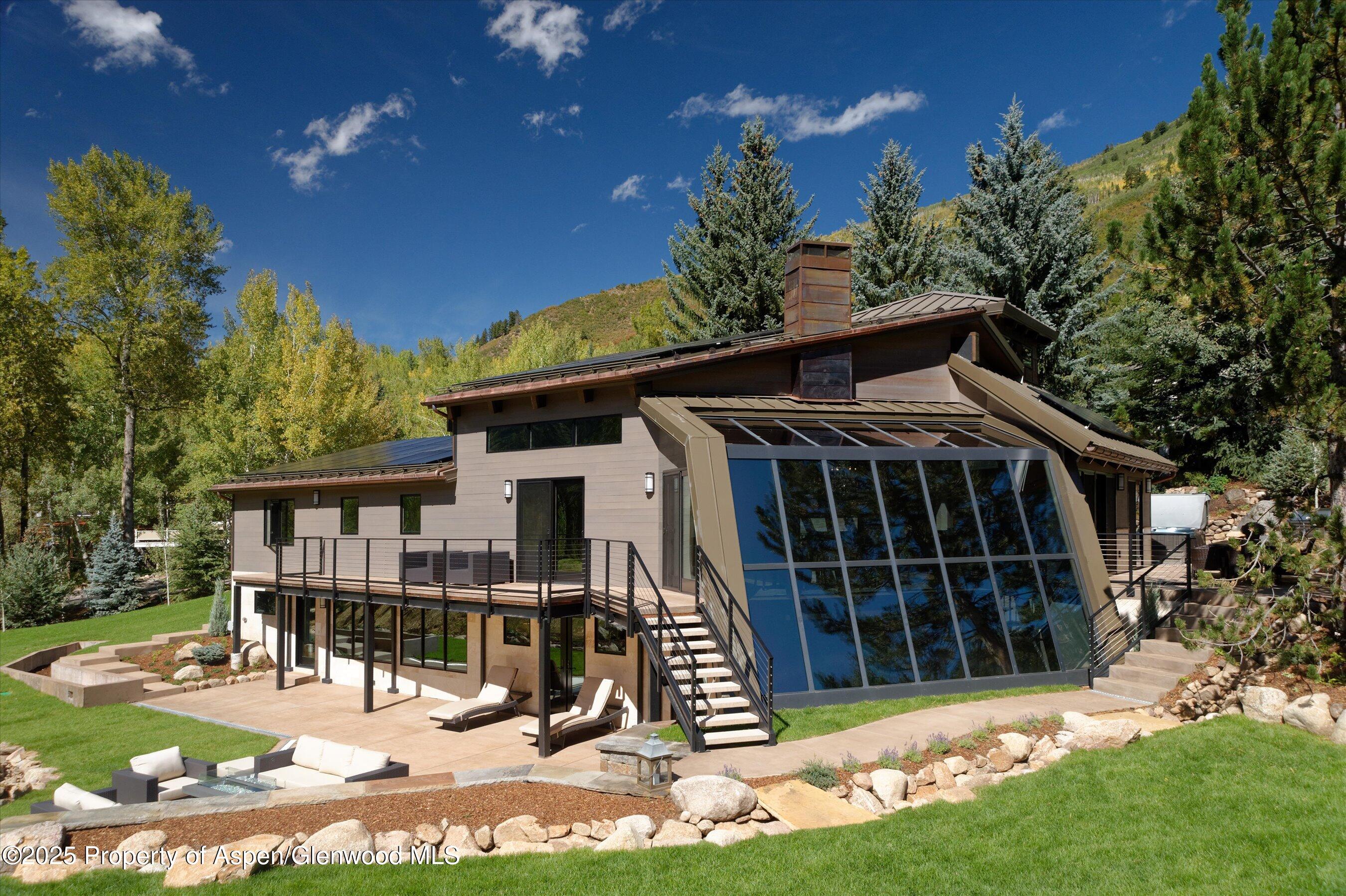 39 Roaring Fork Drive Property Photo 3