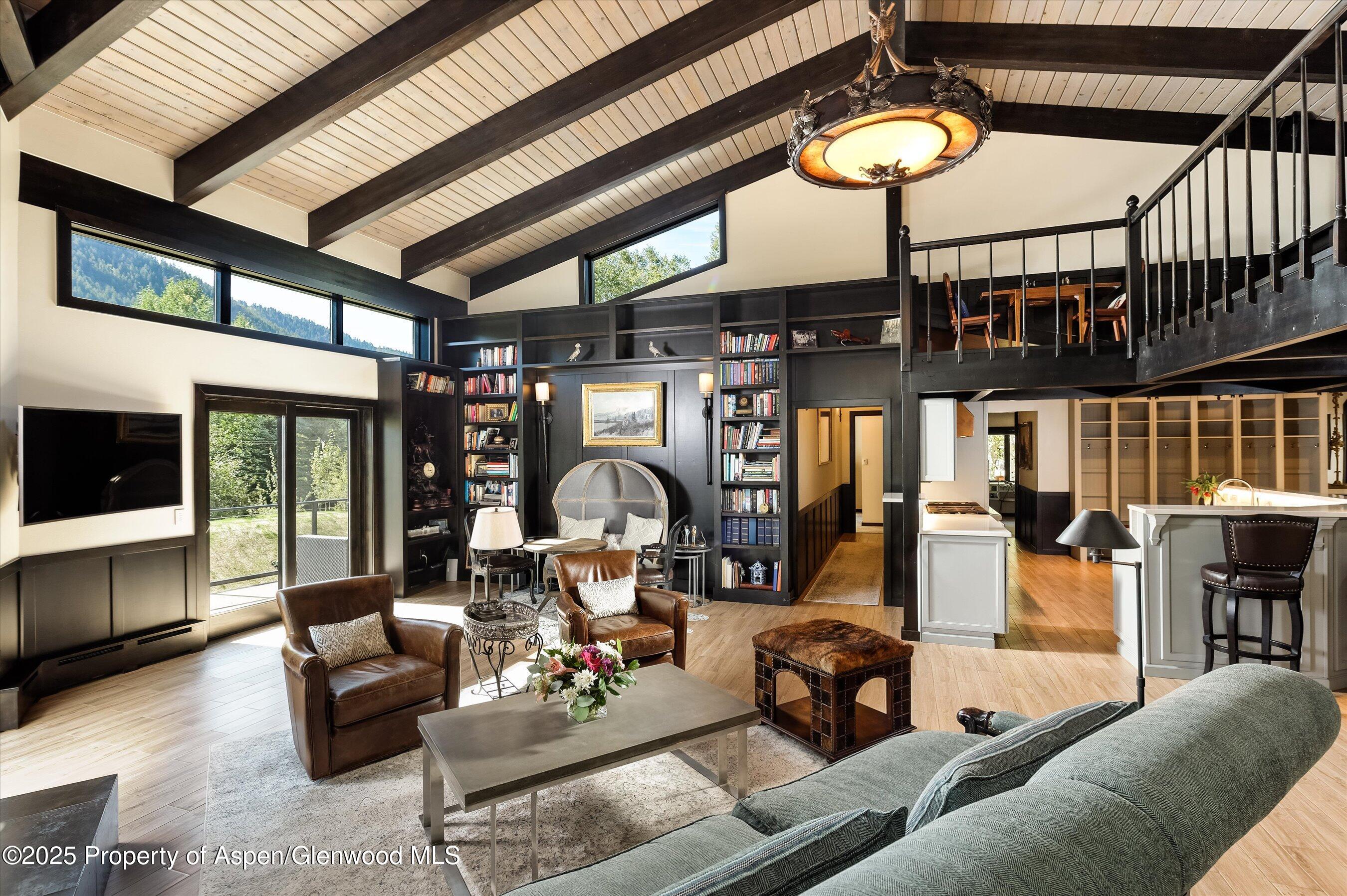 39 Roaring Fork Drive Property Photo 12