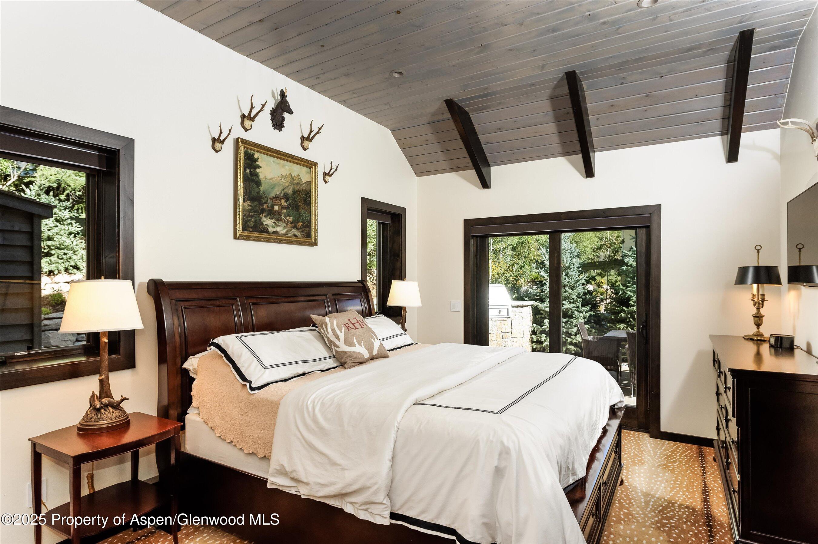 39 Roaring Fork Drive Property Photo 17