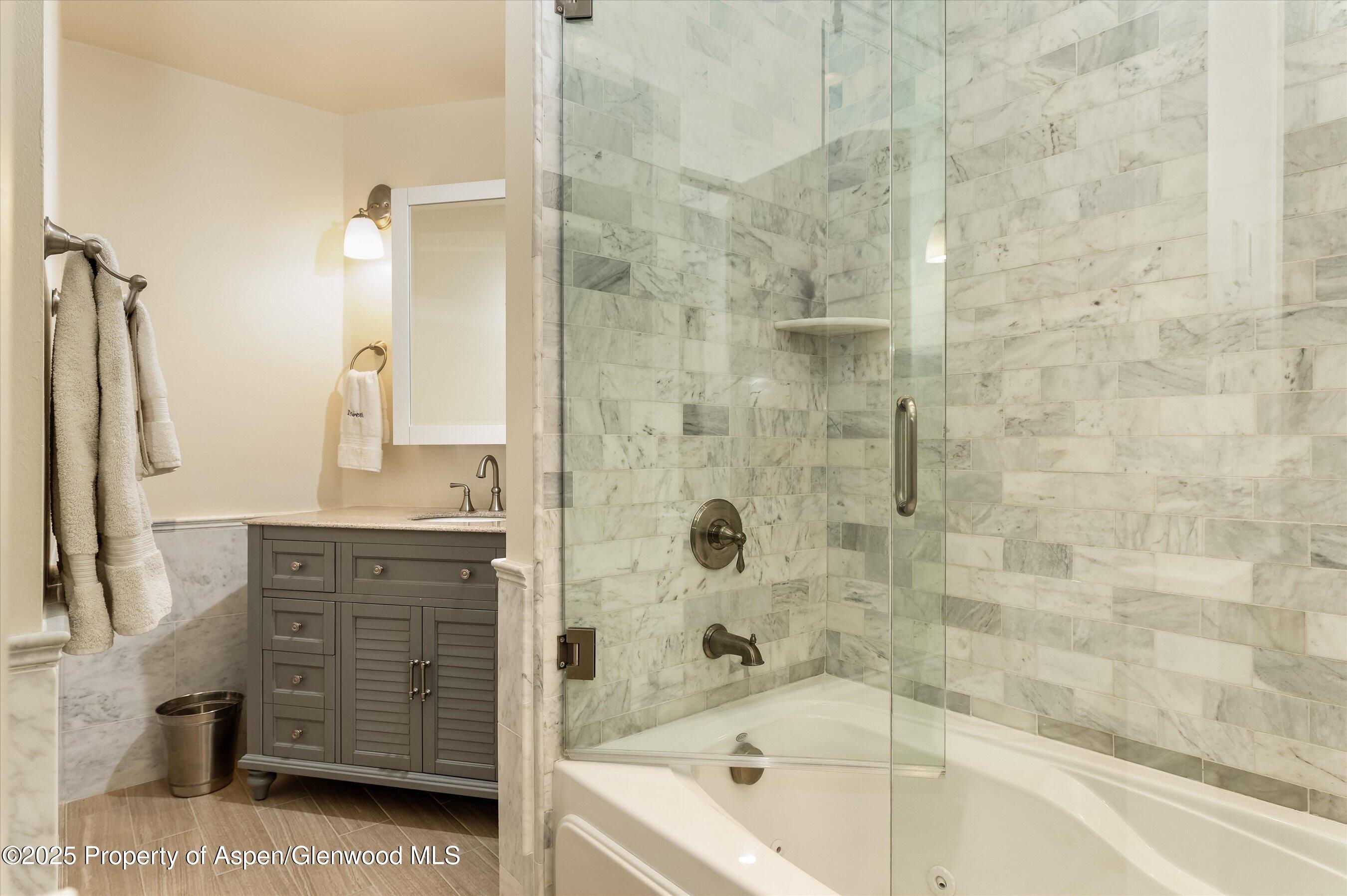 39 Roaring Fork Drive Property Photo 18