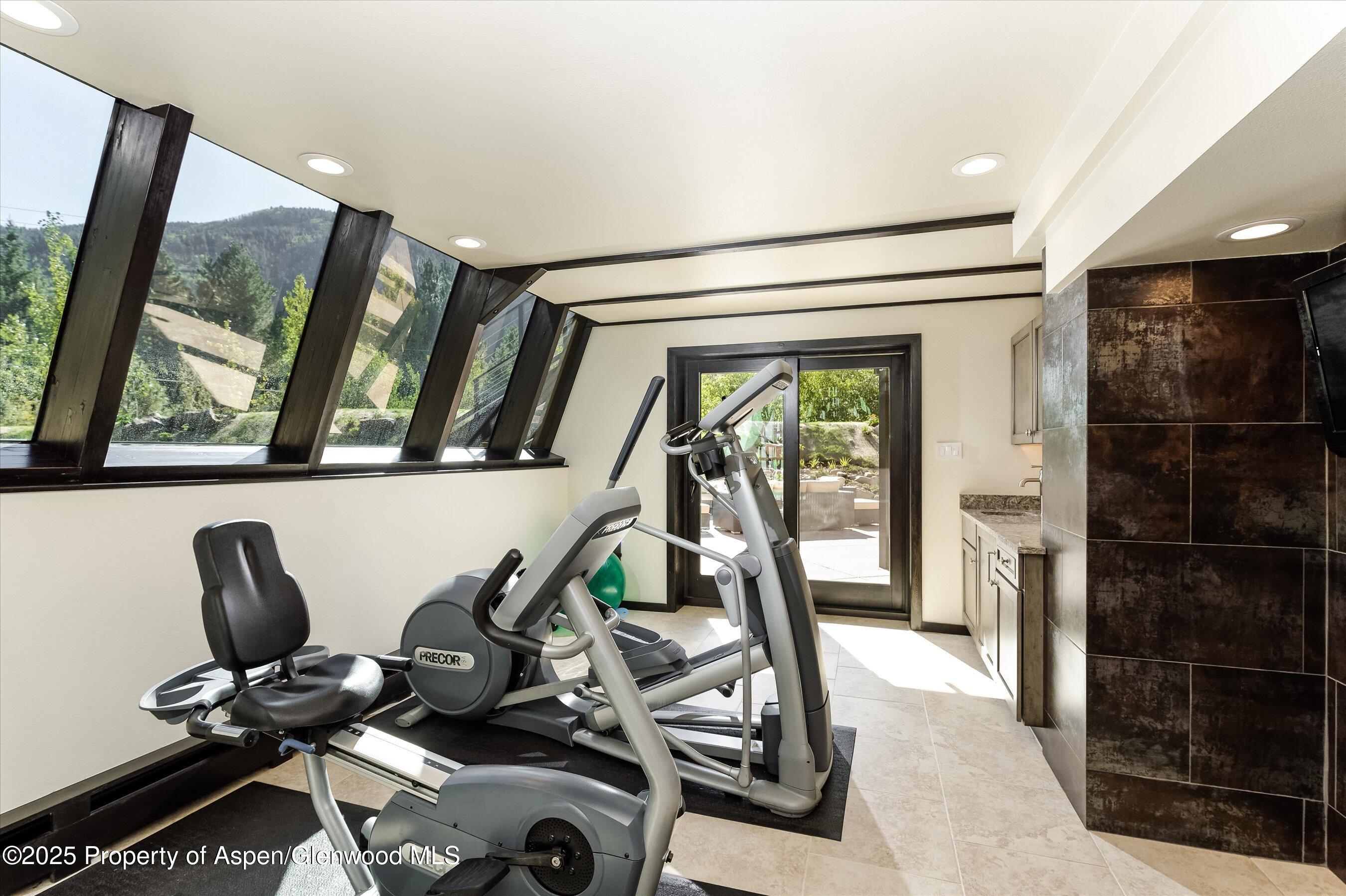 39 Roaring Fork Drive Property Photo 22