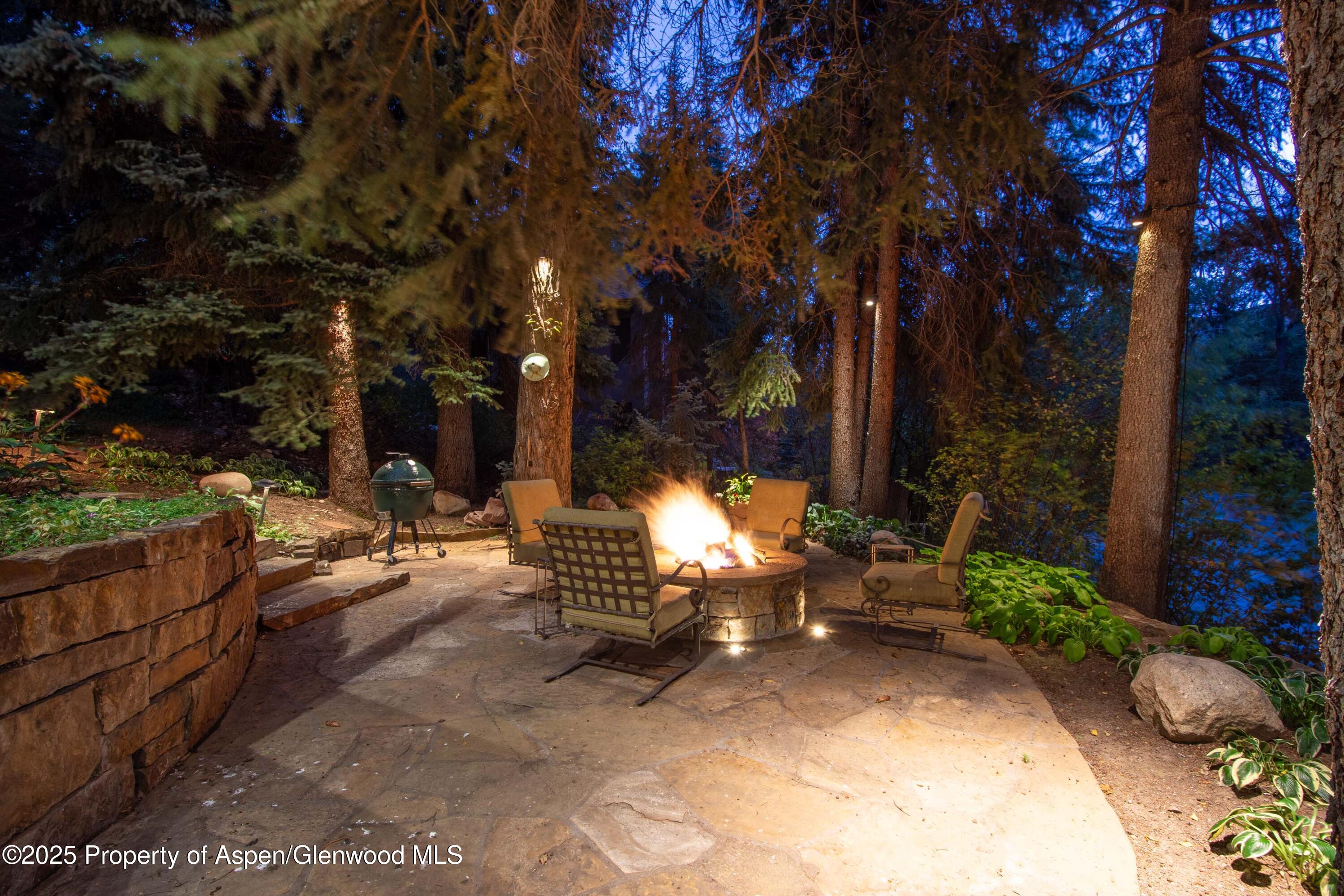 4076 Lower River Road Property Photo 6