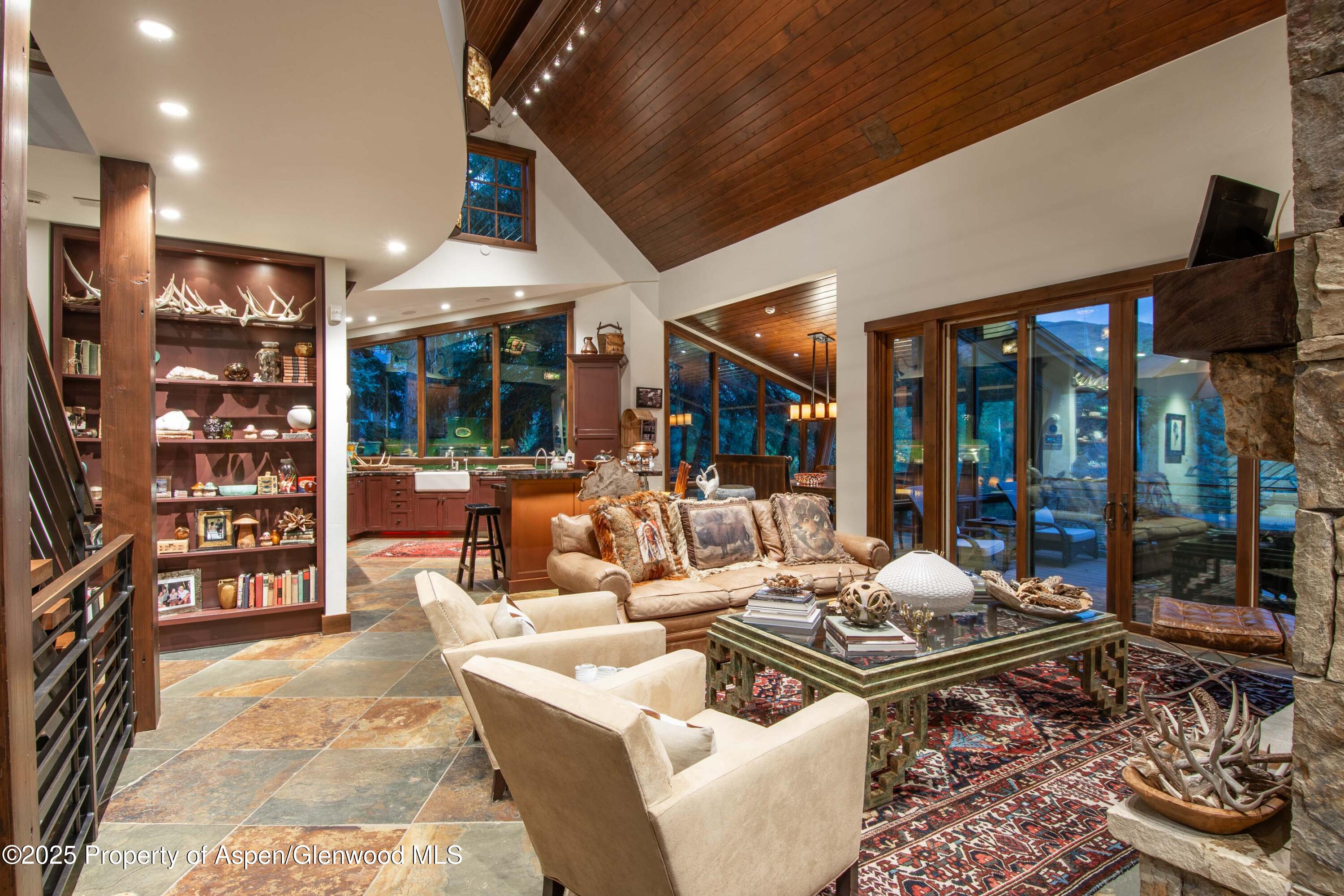 4076 Lower River Road Property Photo 12