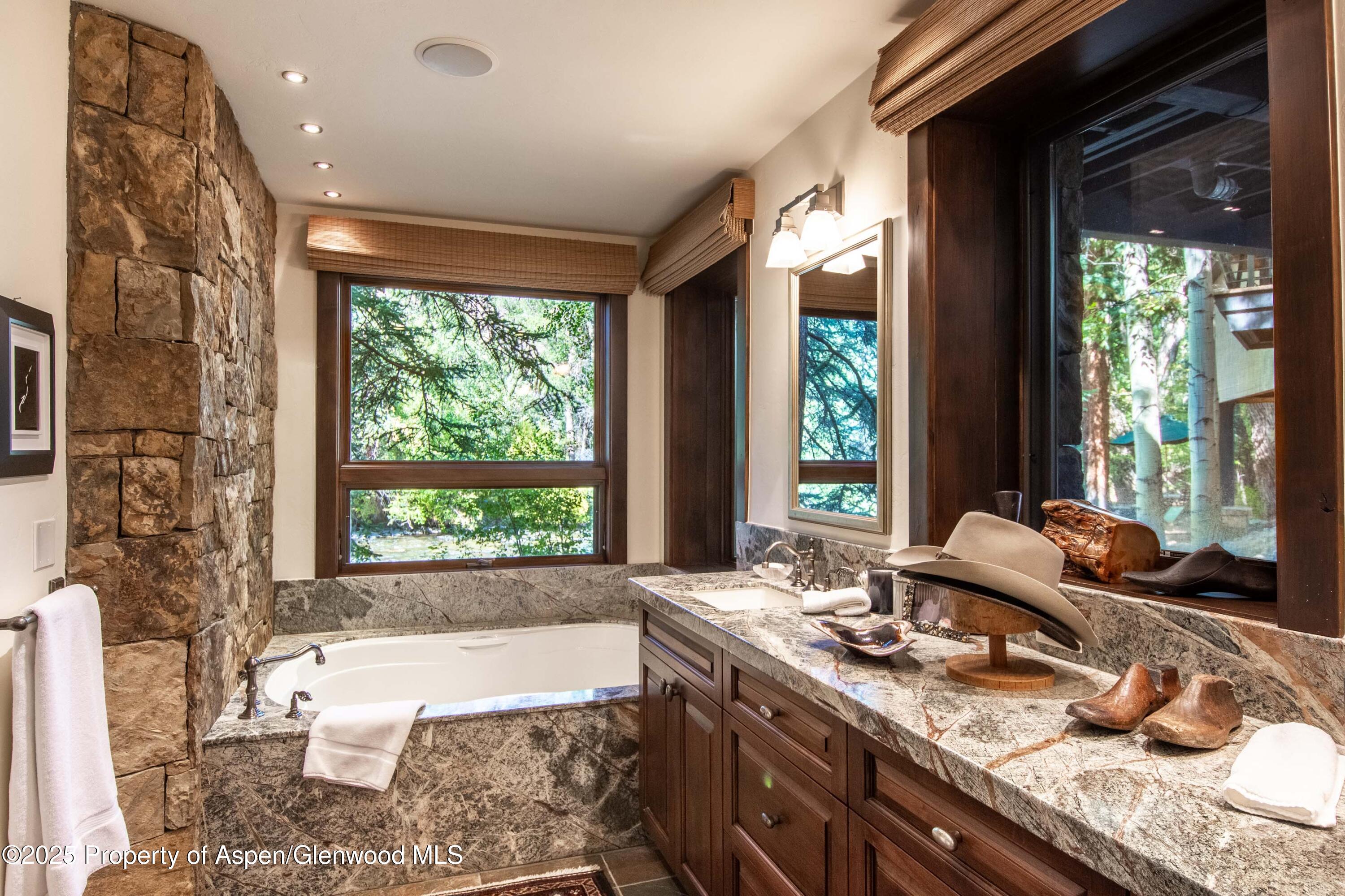 4076 Lower River Road Property Photo 29
