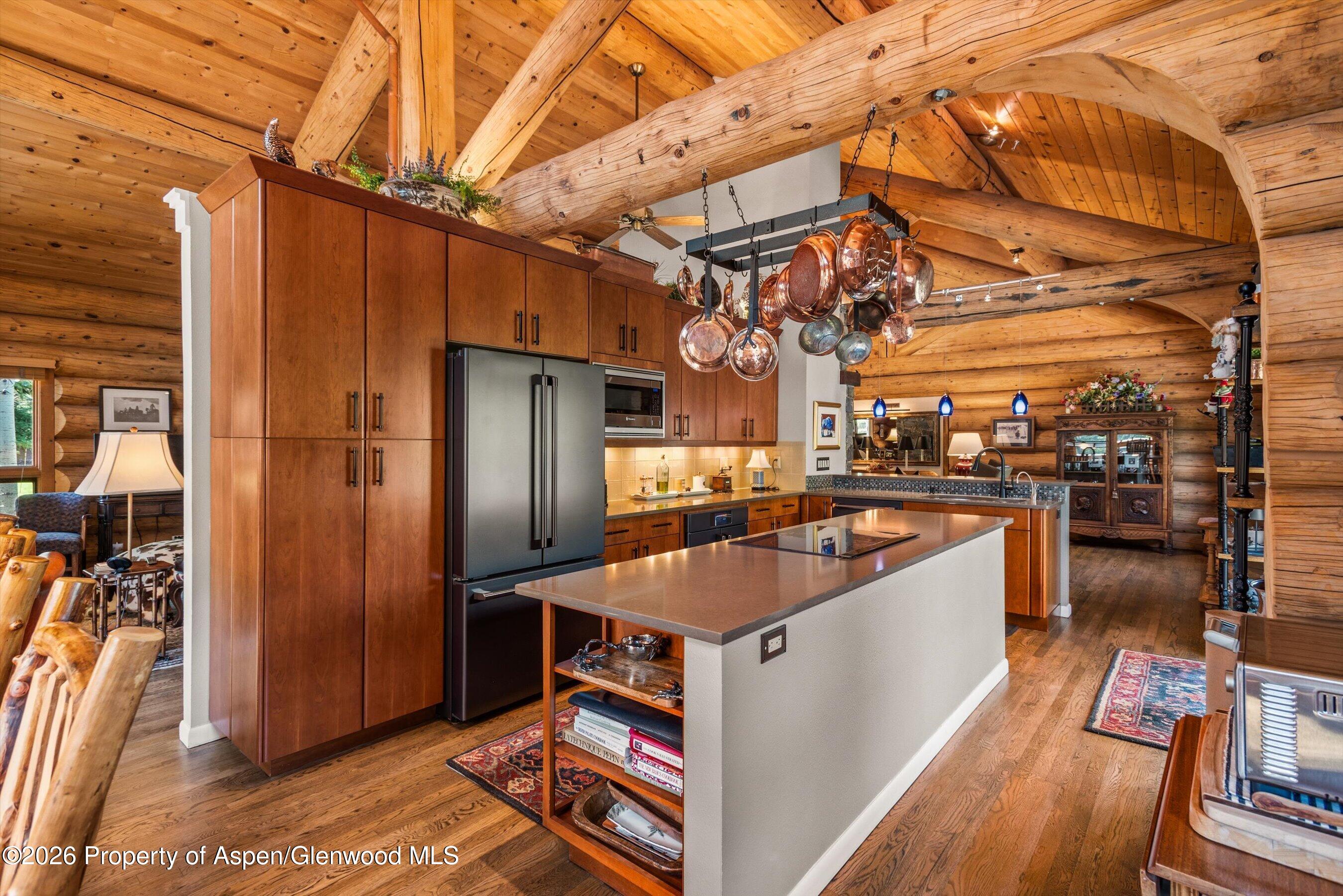 1637 Emma Spur Road Property Photo 10