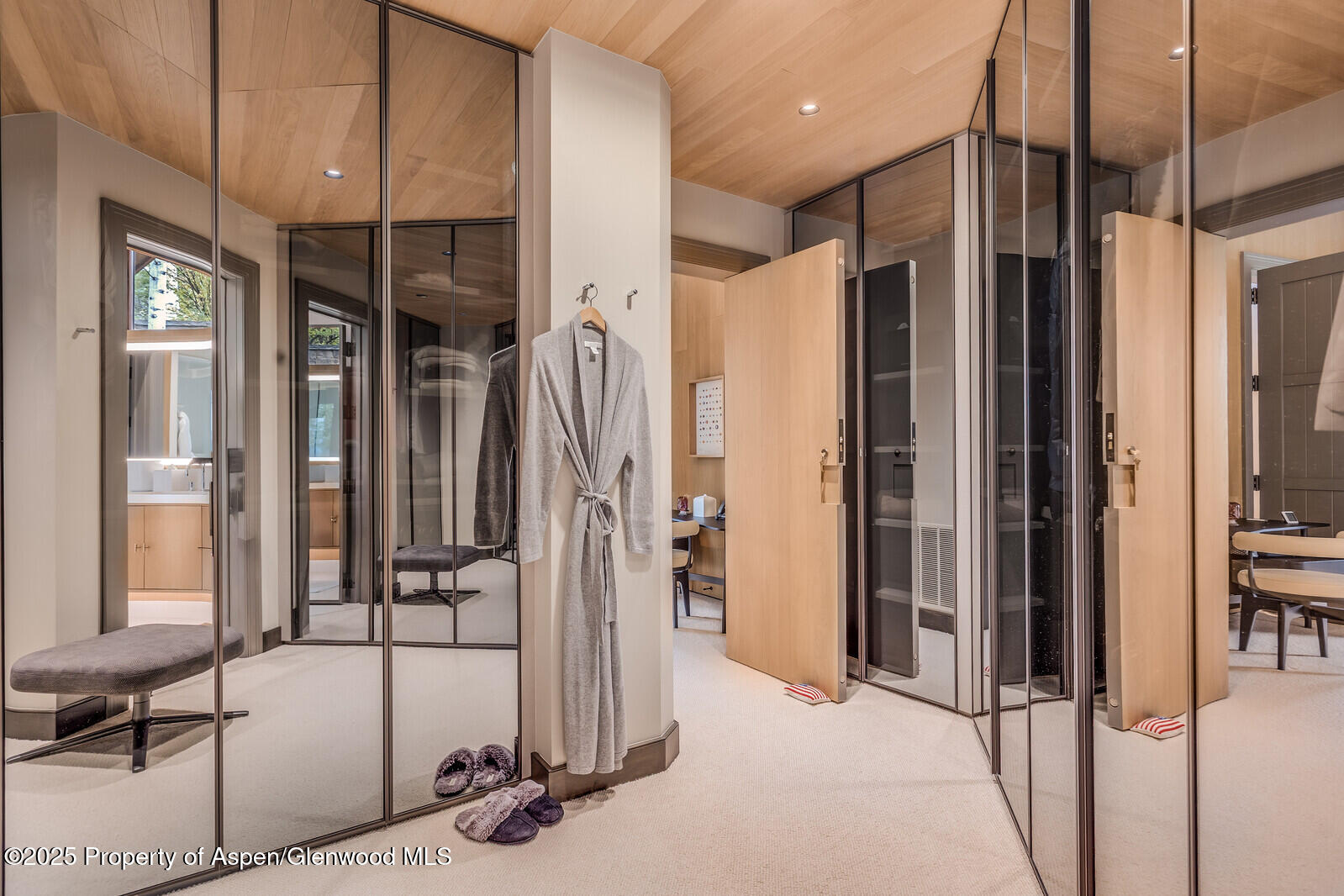 511+563 Edgewood Lane Property Photo 15