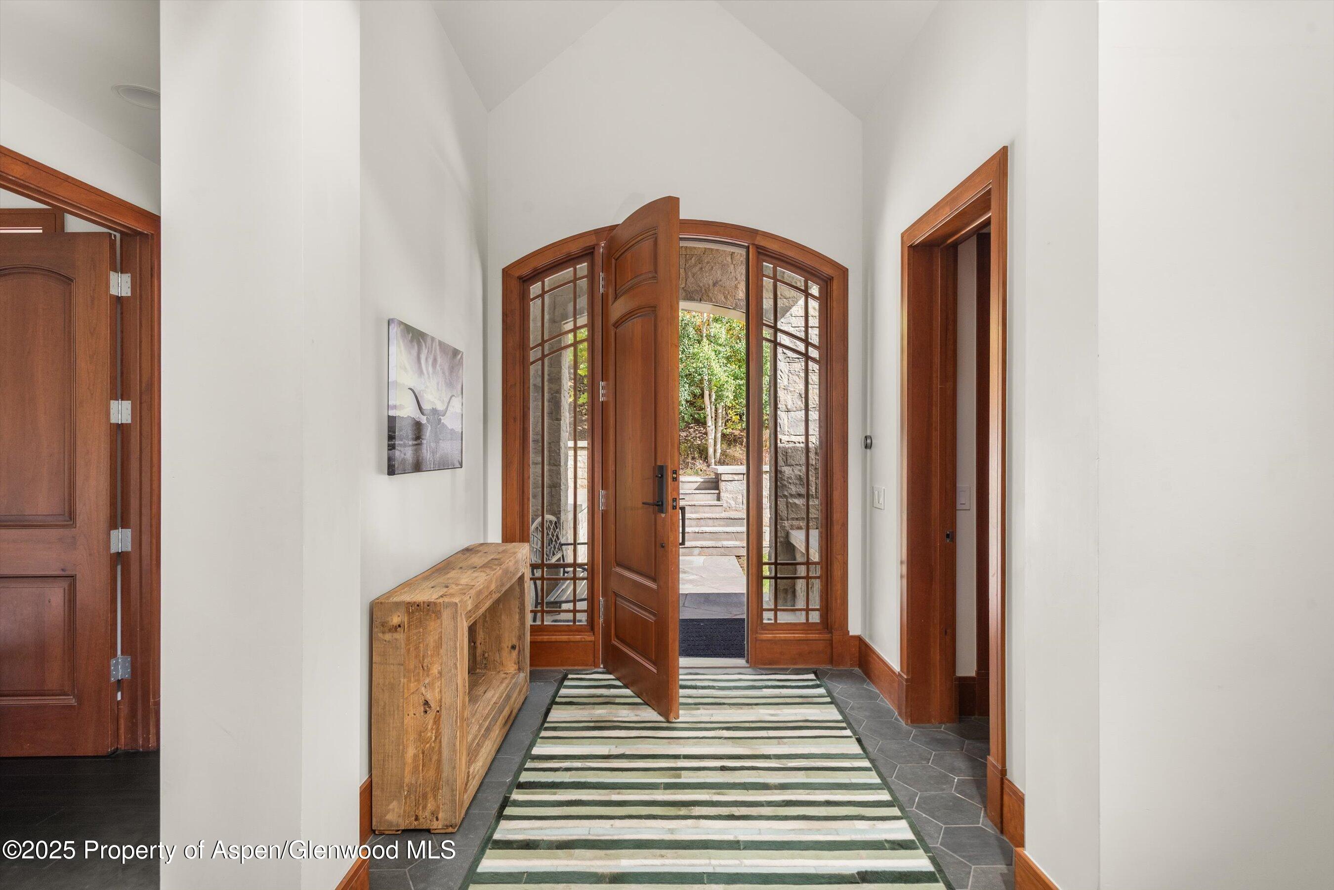6889 Capitol Creek Road Property Photo 5