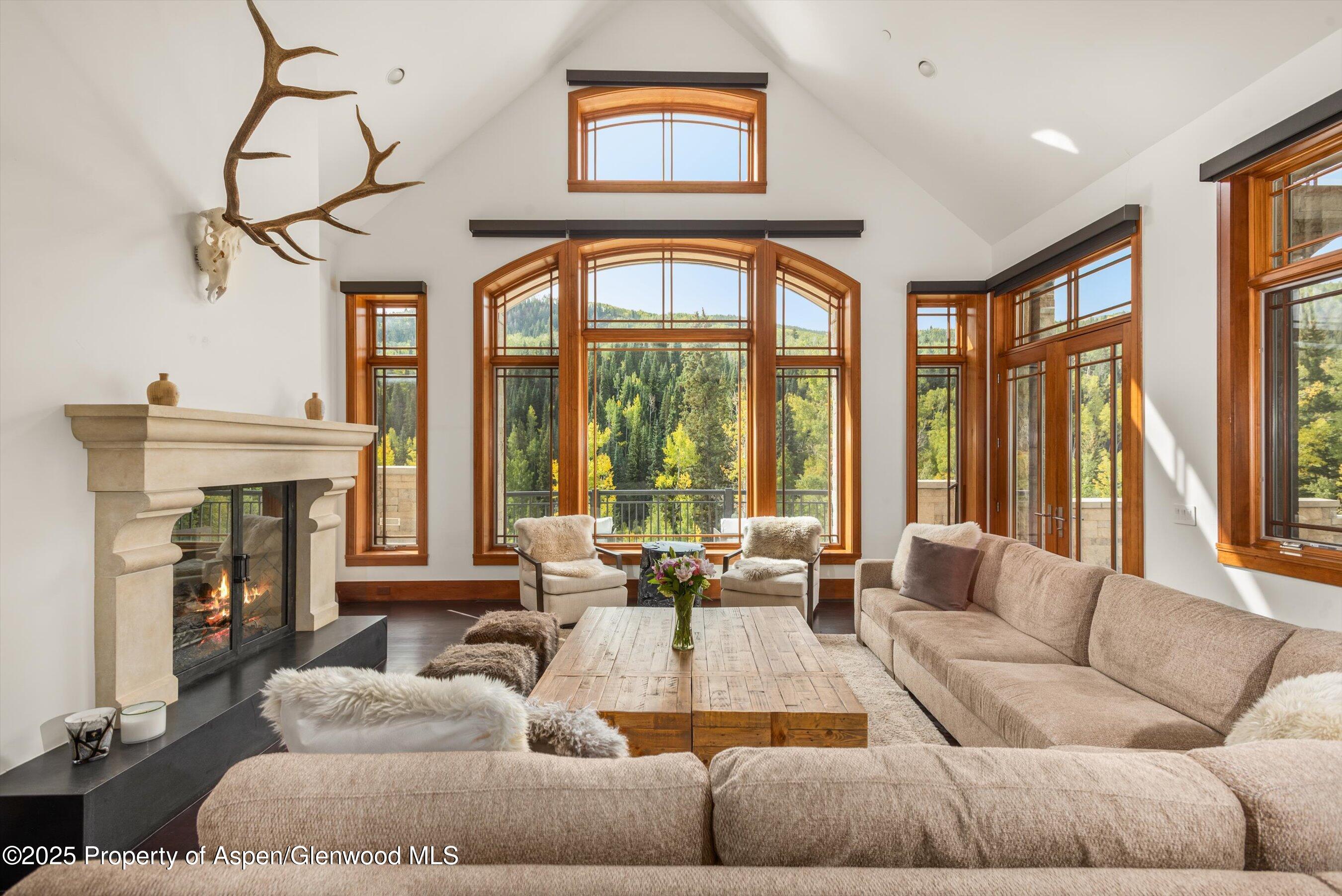 6889 Capitol Creek Road Property Photo 7
