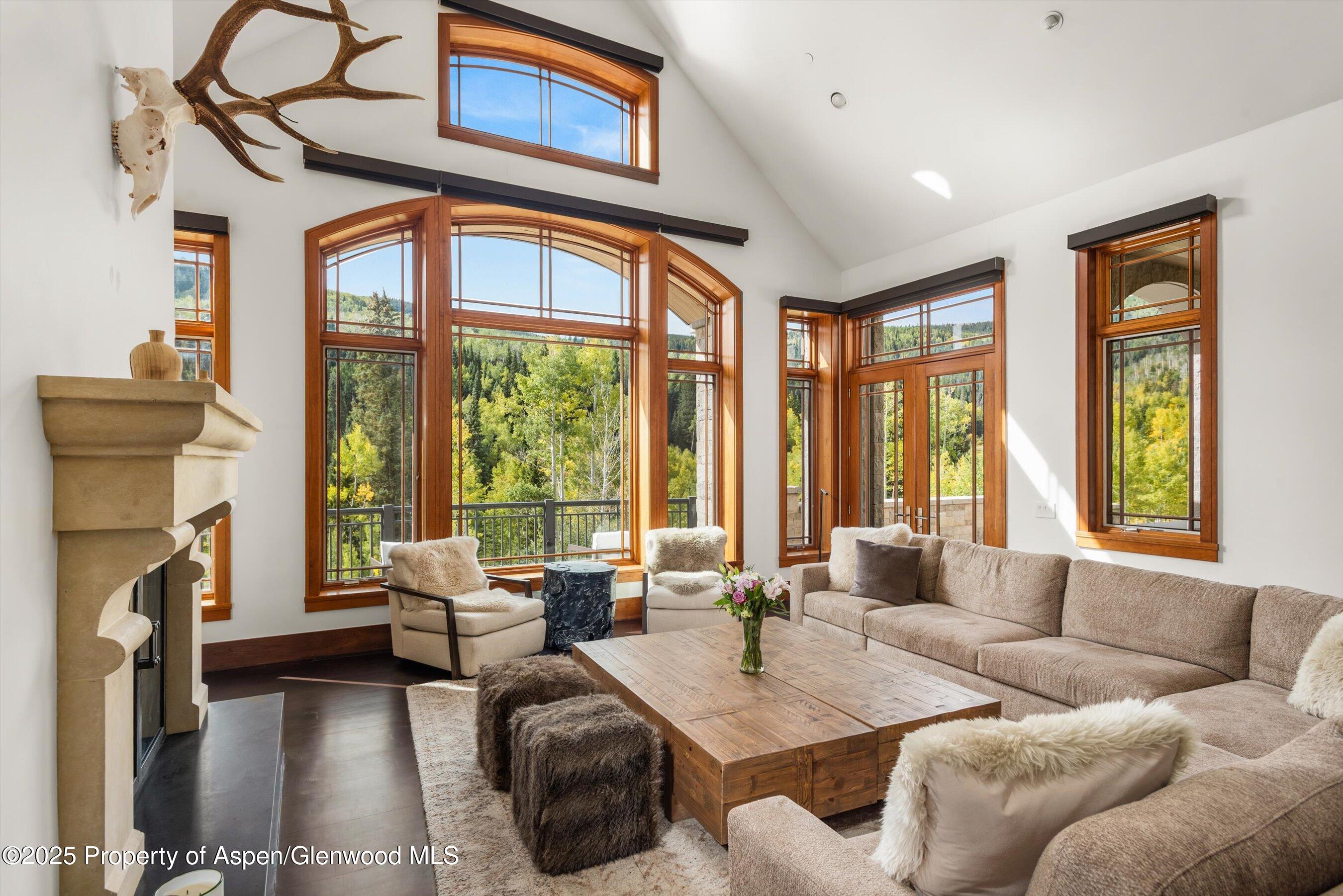 6889 Capitol Creek Road Property Photo 9