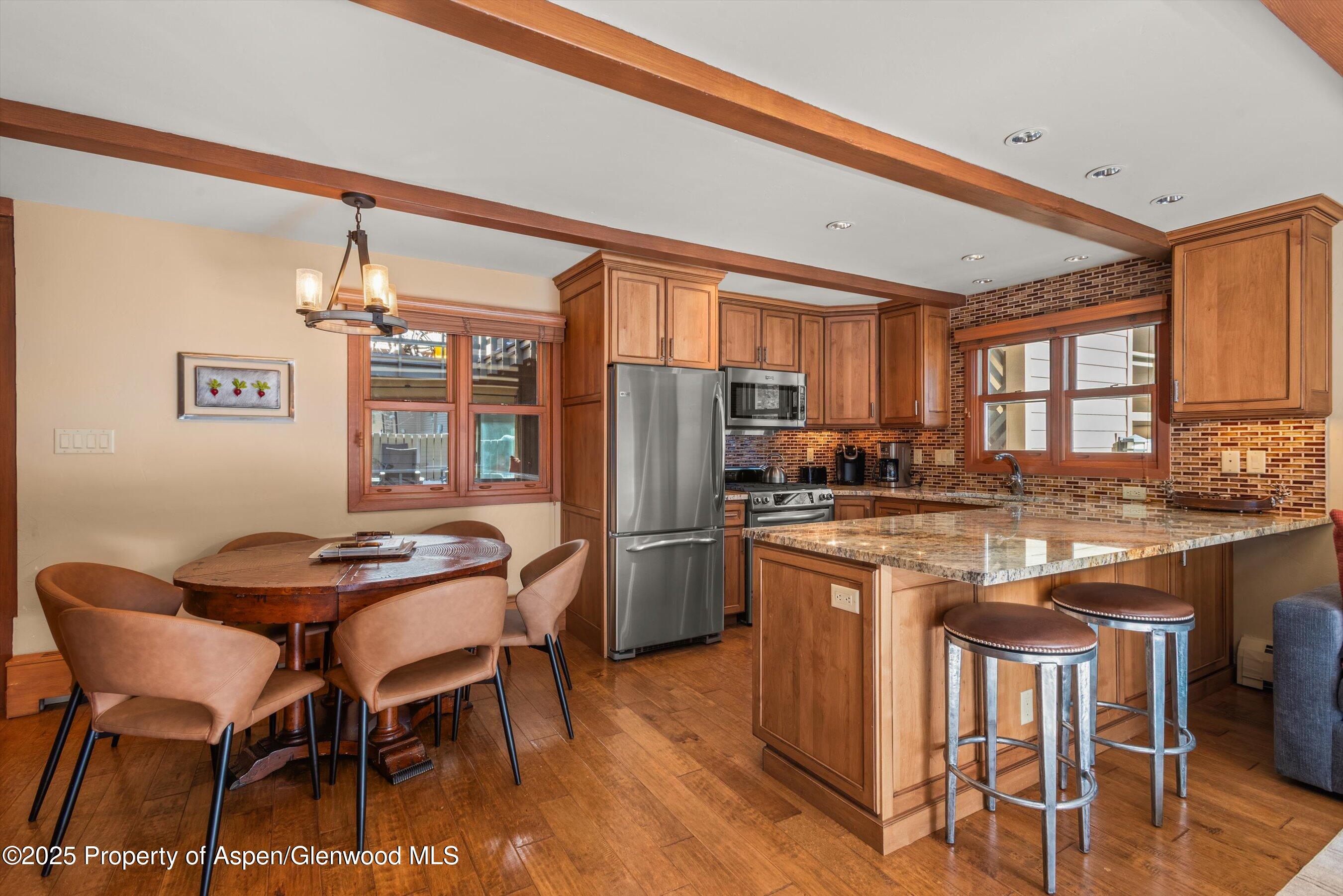 825 E Hopkins Avenue 2s Property Photo 6