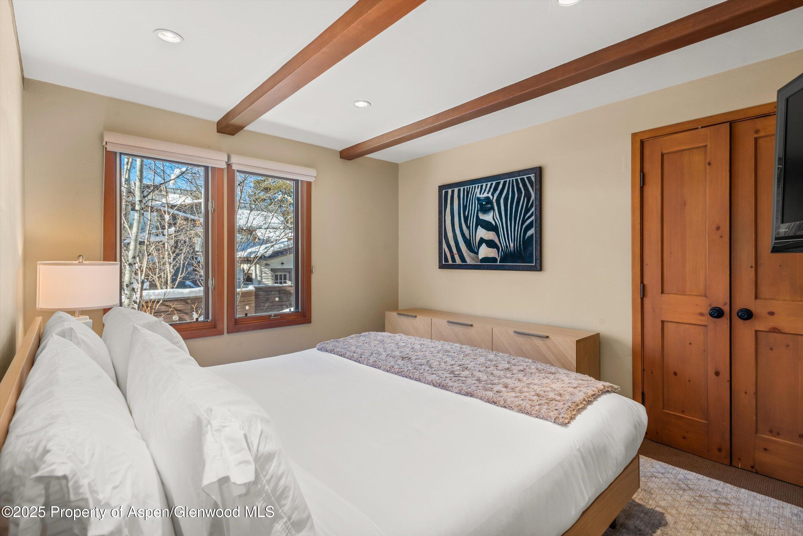 825 E Hopkins Avenue 2s Property Photo 15
