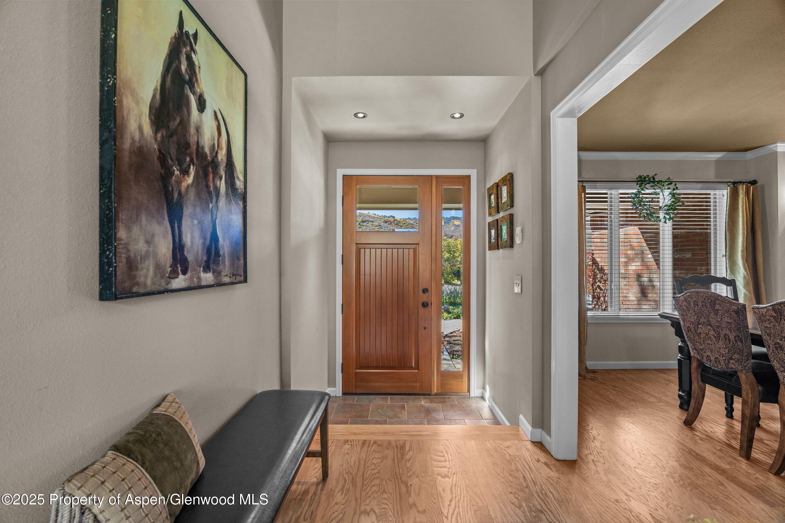 264 S Oak Way Property Photo 6