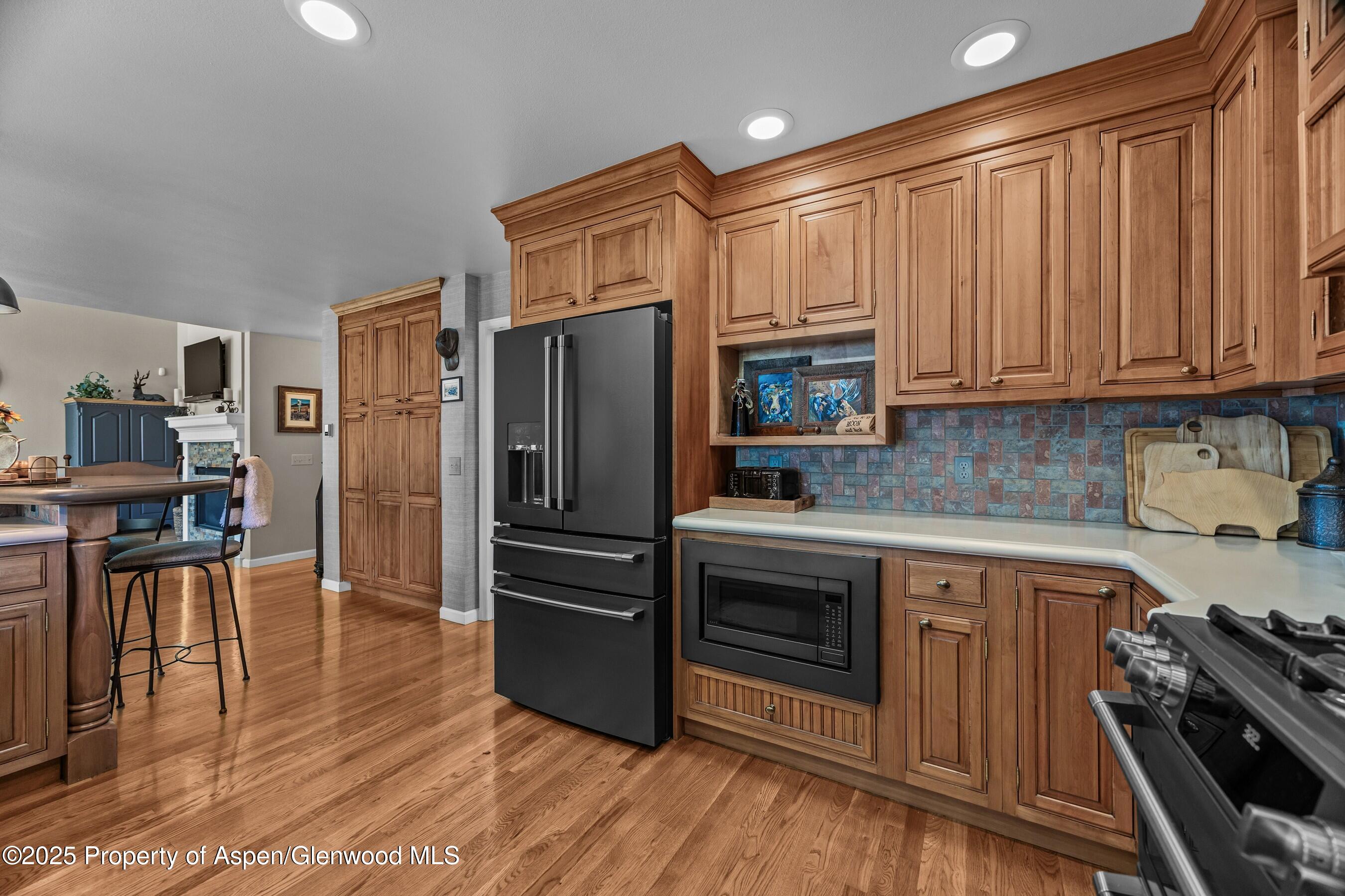 264 S Oak Way Property Photo 14