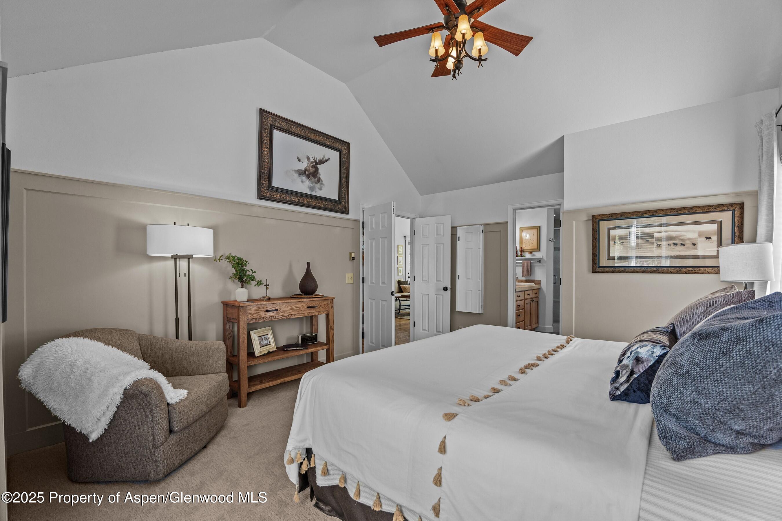 264 S Oak Way Property Photo 18