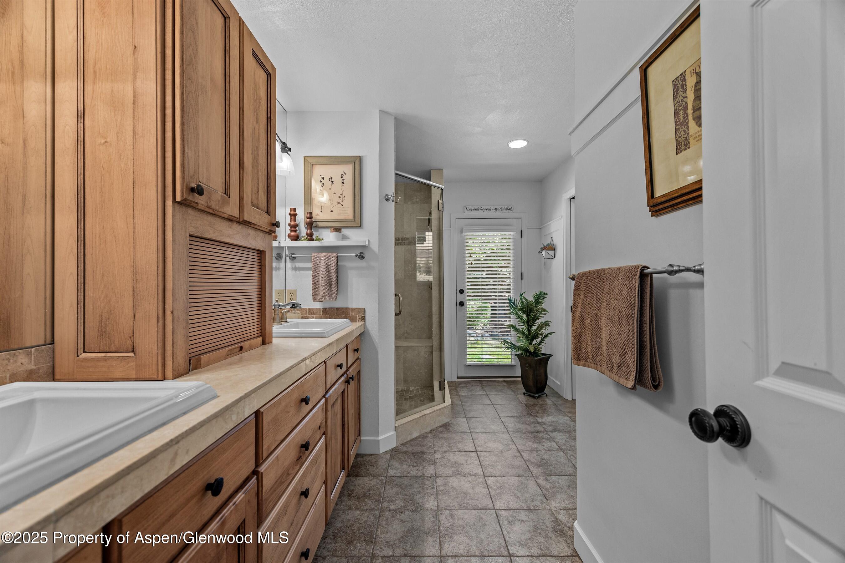264 S Oak Way Property Photo 19