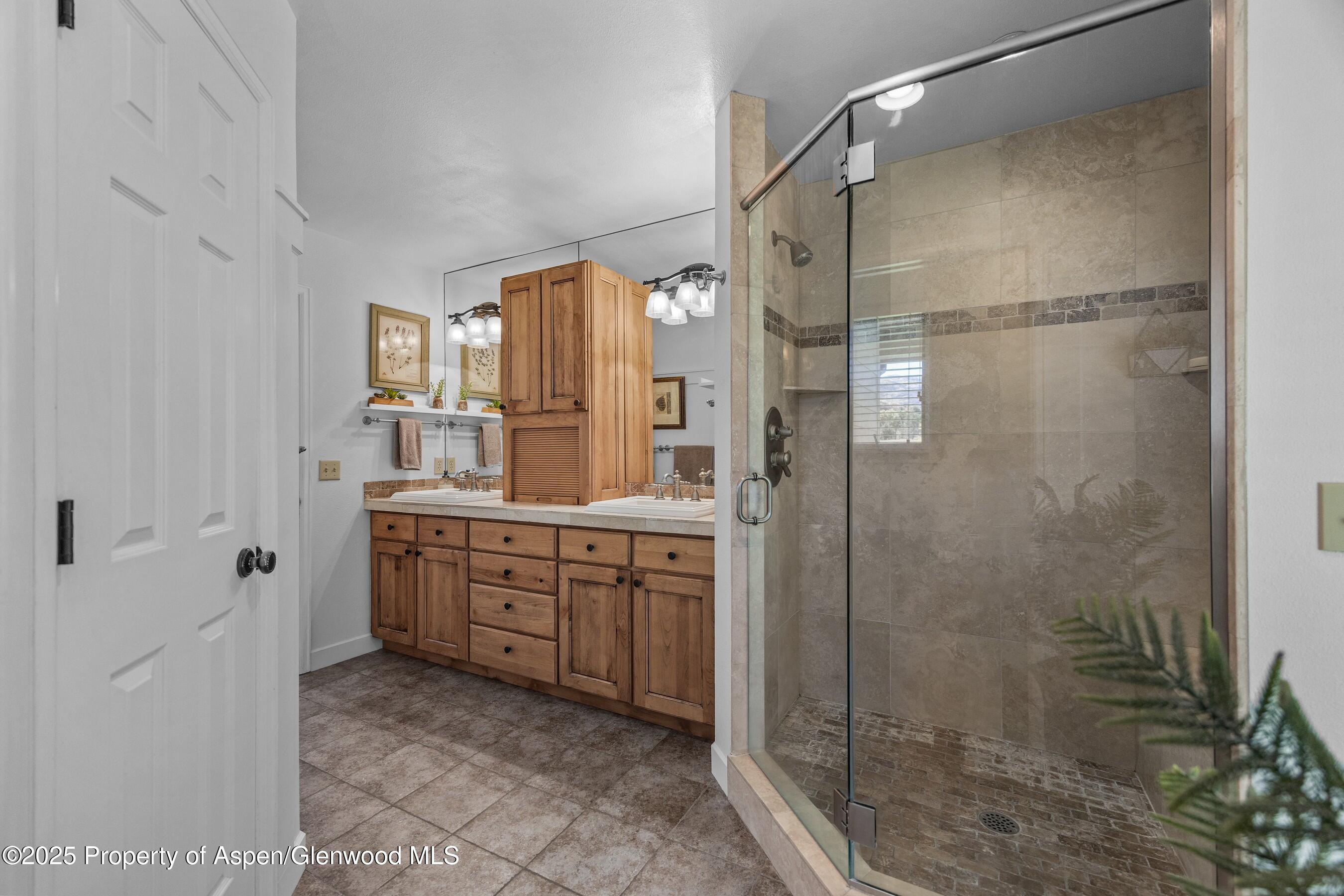 264 S Oak Way Property Photo 20