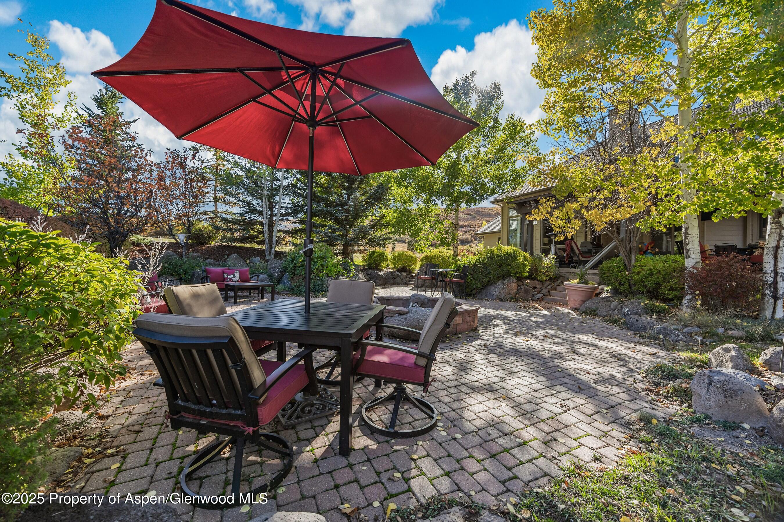 264 S Oak Way Property Photo 40