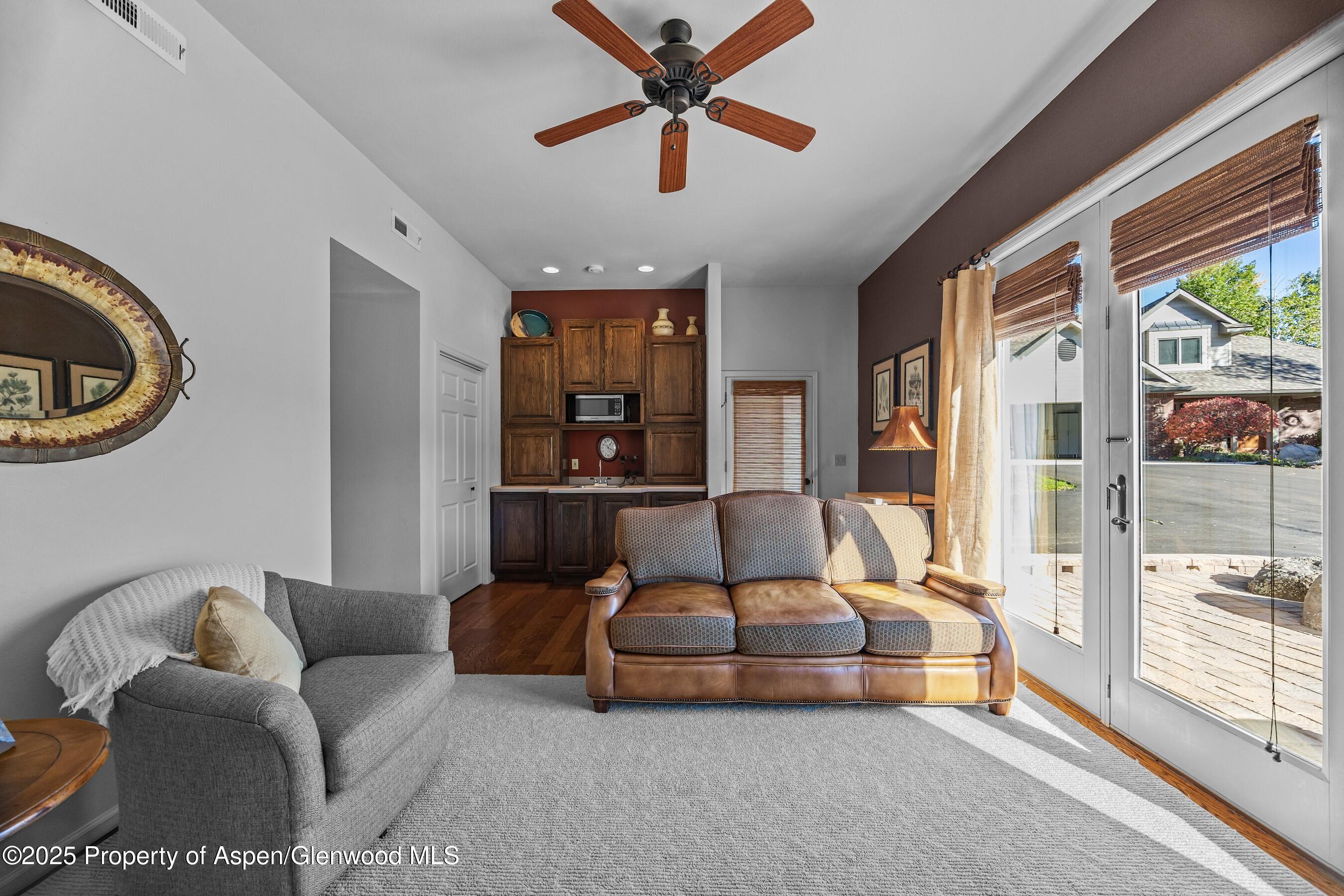 264 S Oak Way Property Photo 46