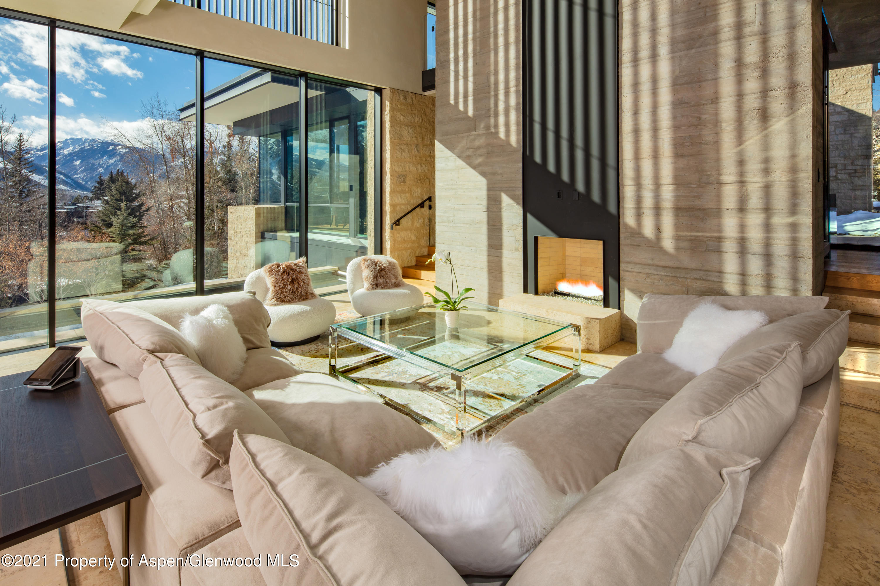 979 Red Mountain Road Property Photo 6