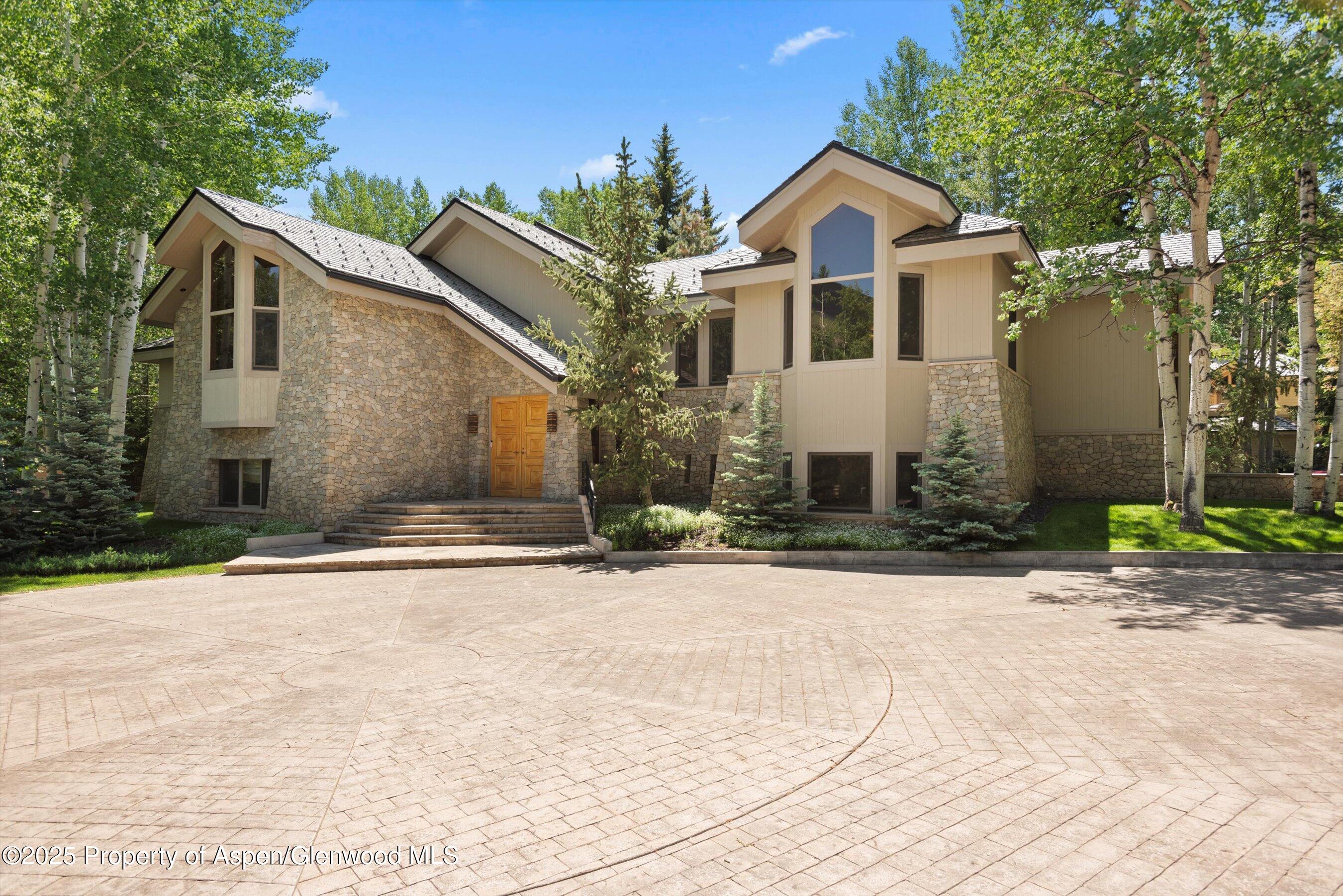 800 Roaring Fork Road Property Photo 1