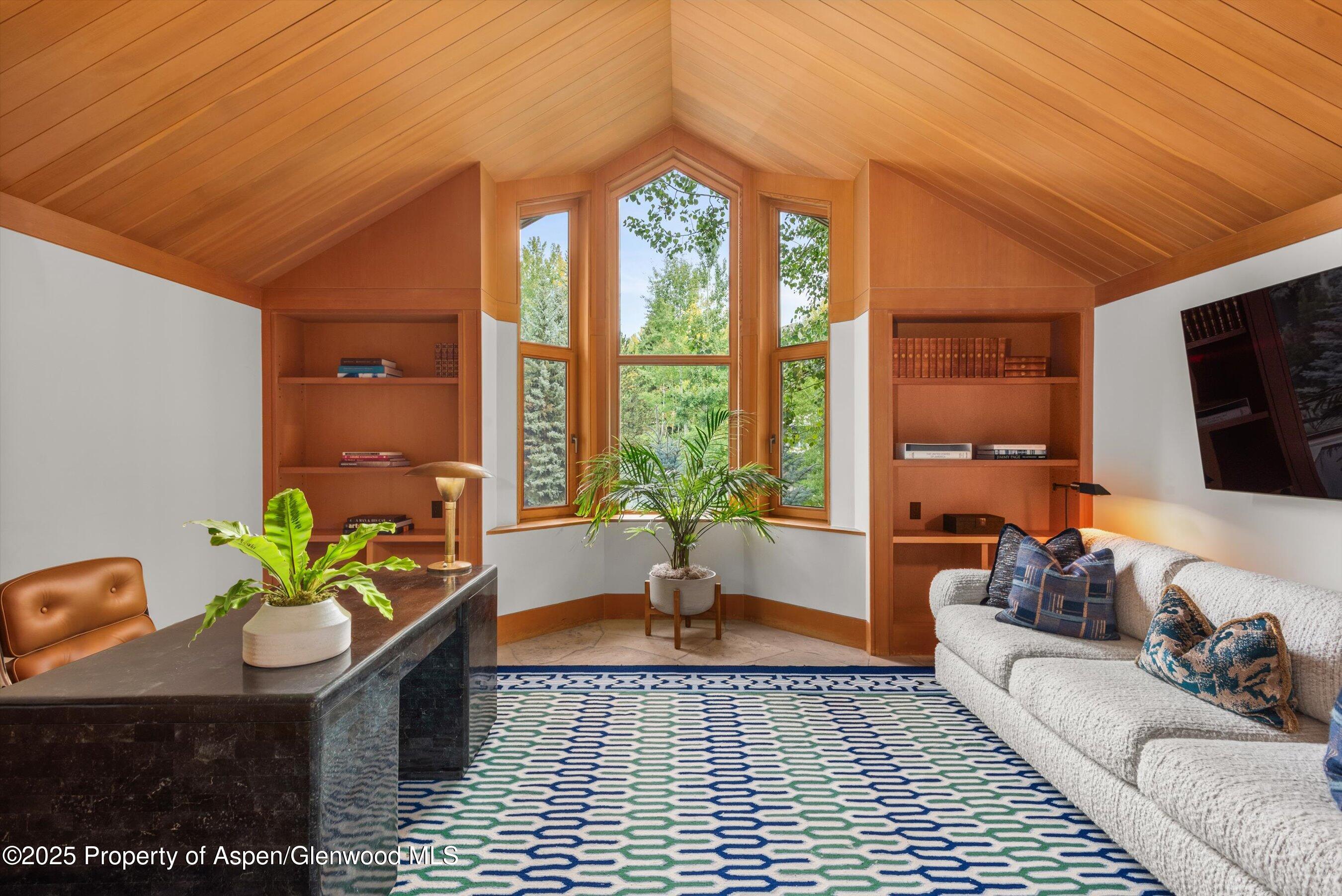 800 Roaring Fork Road Property Photo 6