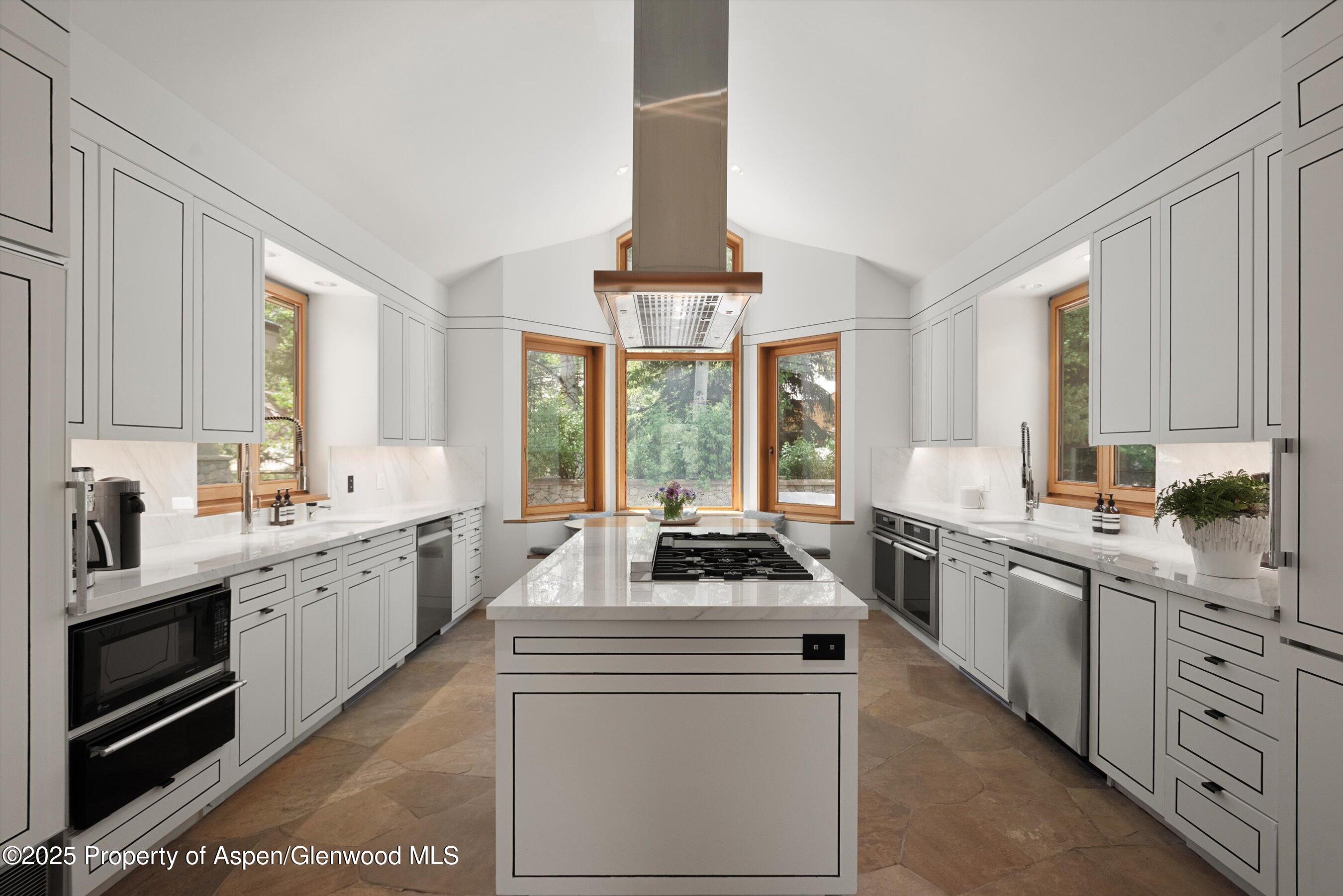 800 Roaring Fork Road Property Photo 10