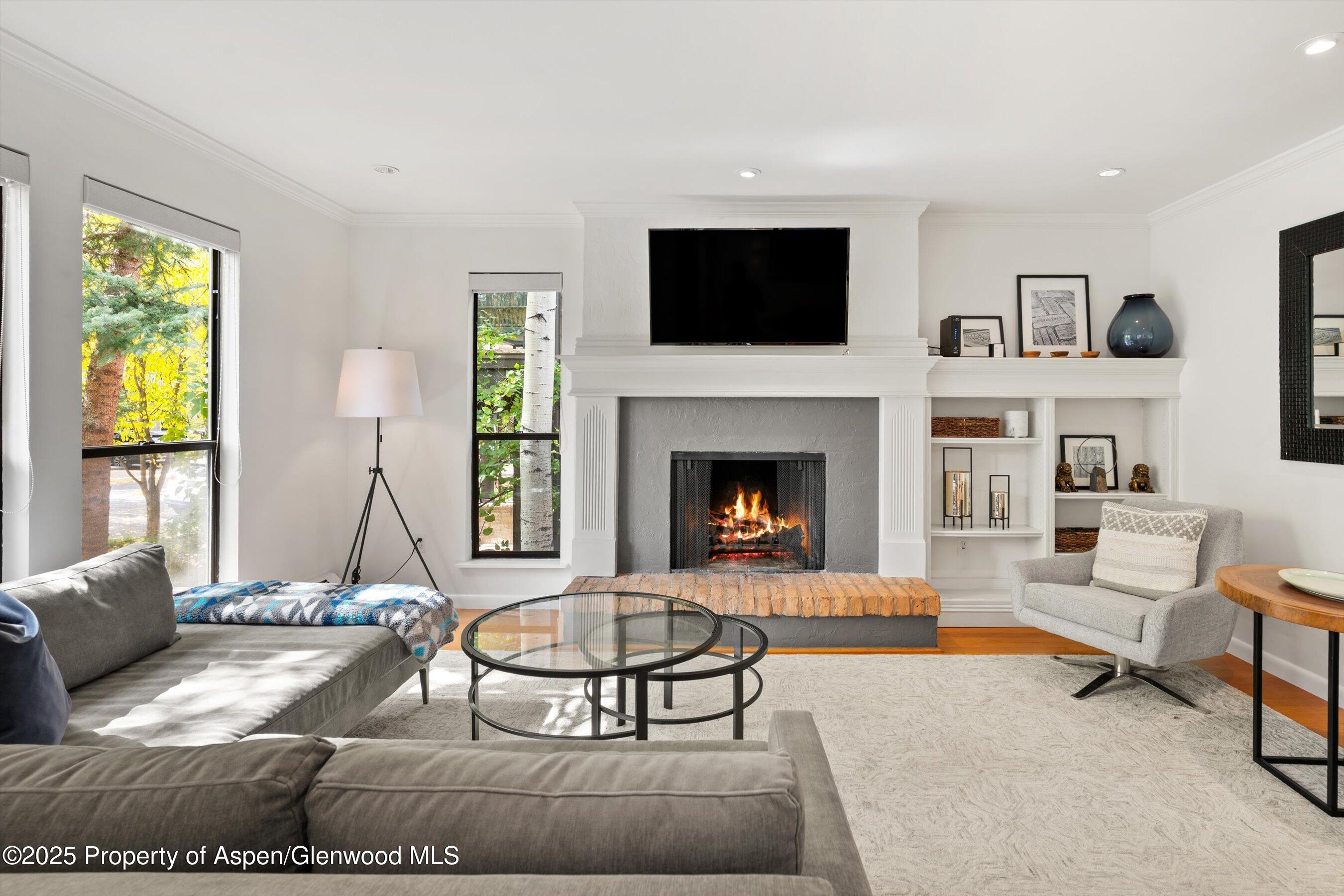 980 E Hyman Avenue 3 Property Photo 3