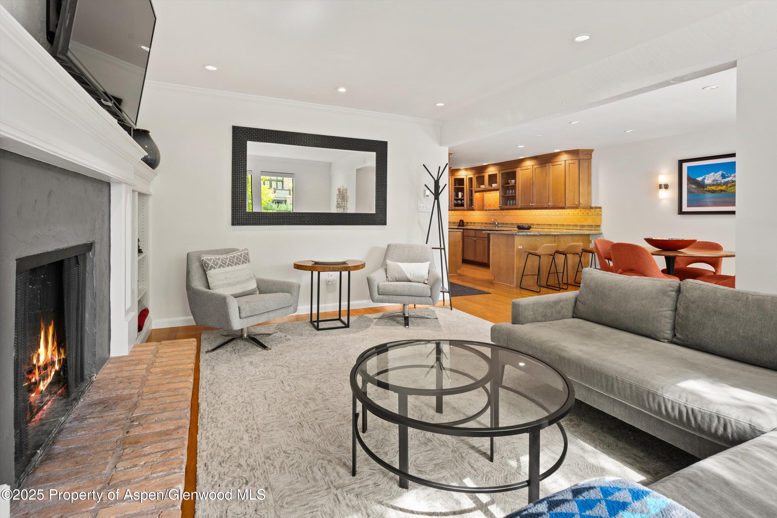 980 E Hyman Avenue 3 Property Photo 6