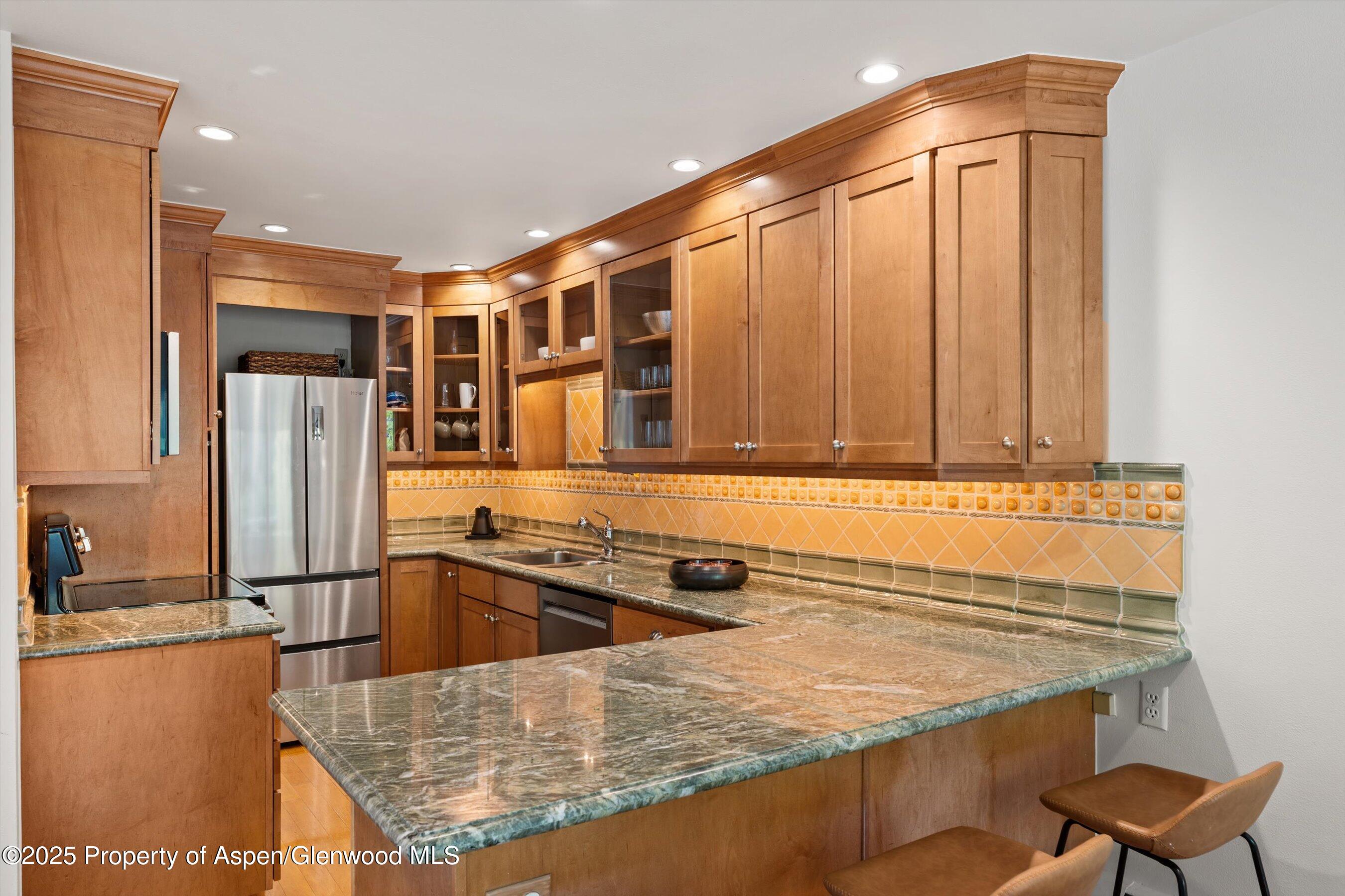 980 E Hyman Avenue 3 Property Photo 13