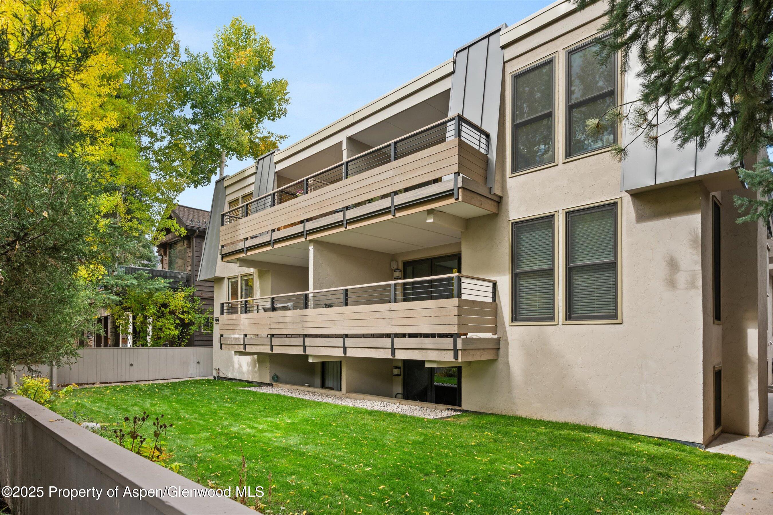980 E Hyman Avenue 3 Property Photo 26