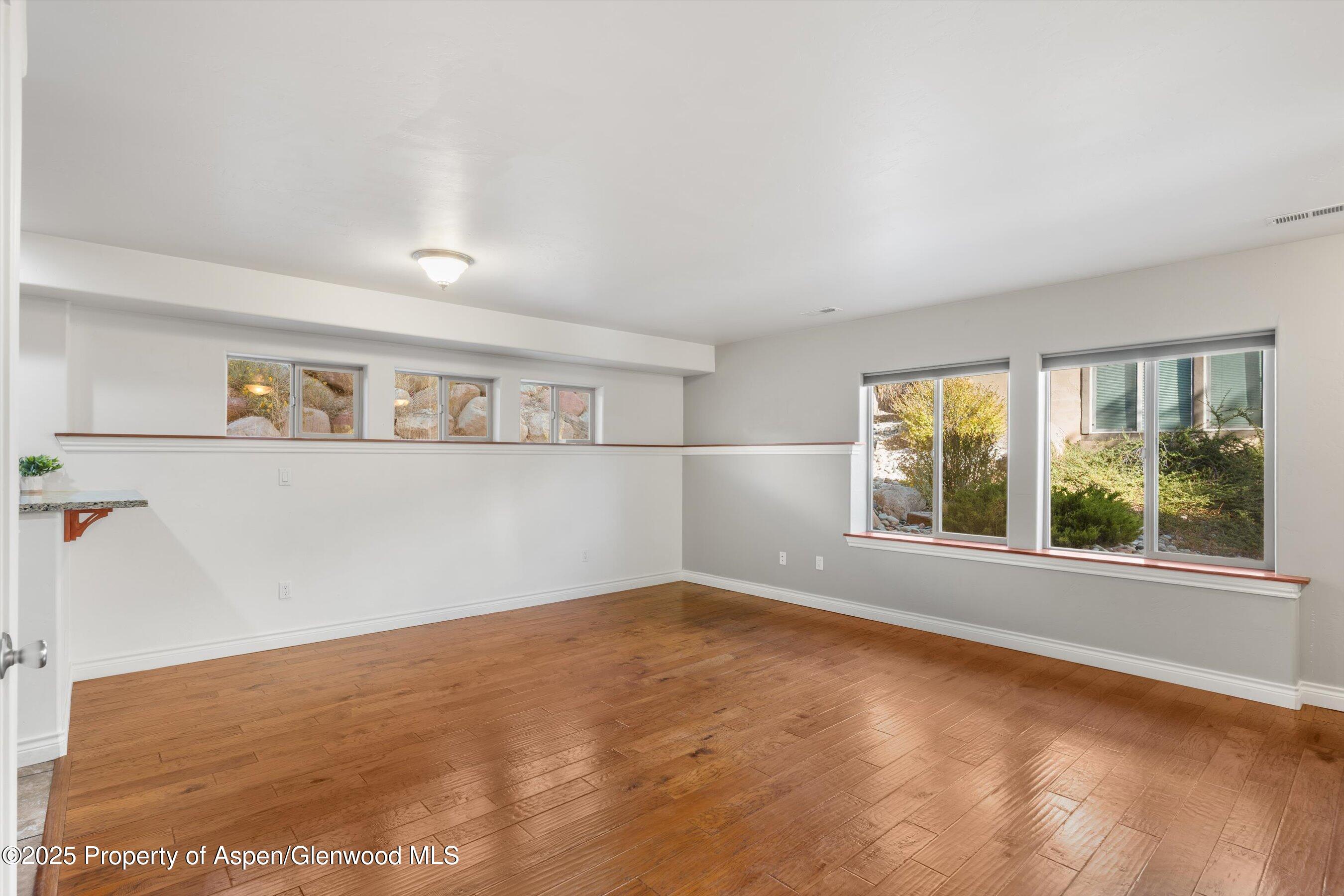 200 Castle Ridge Drive Property Photo 9