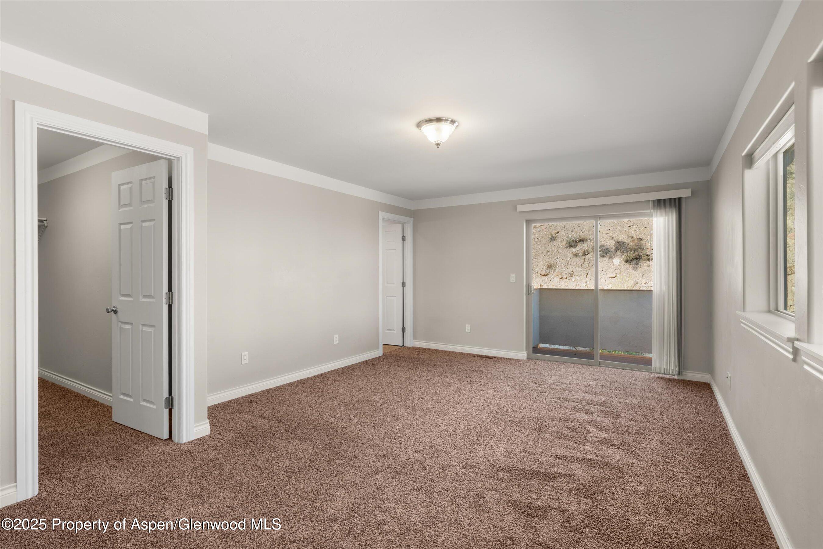 200 Castle Ridge Drive Property Photo 12