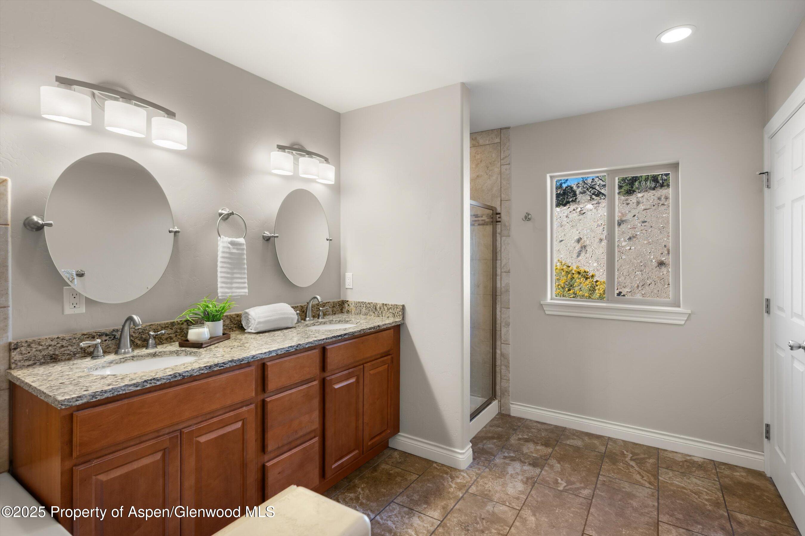 200 Castle Ridge Drive Property Photo 14