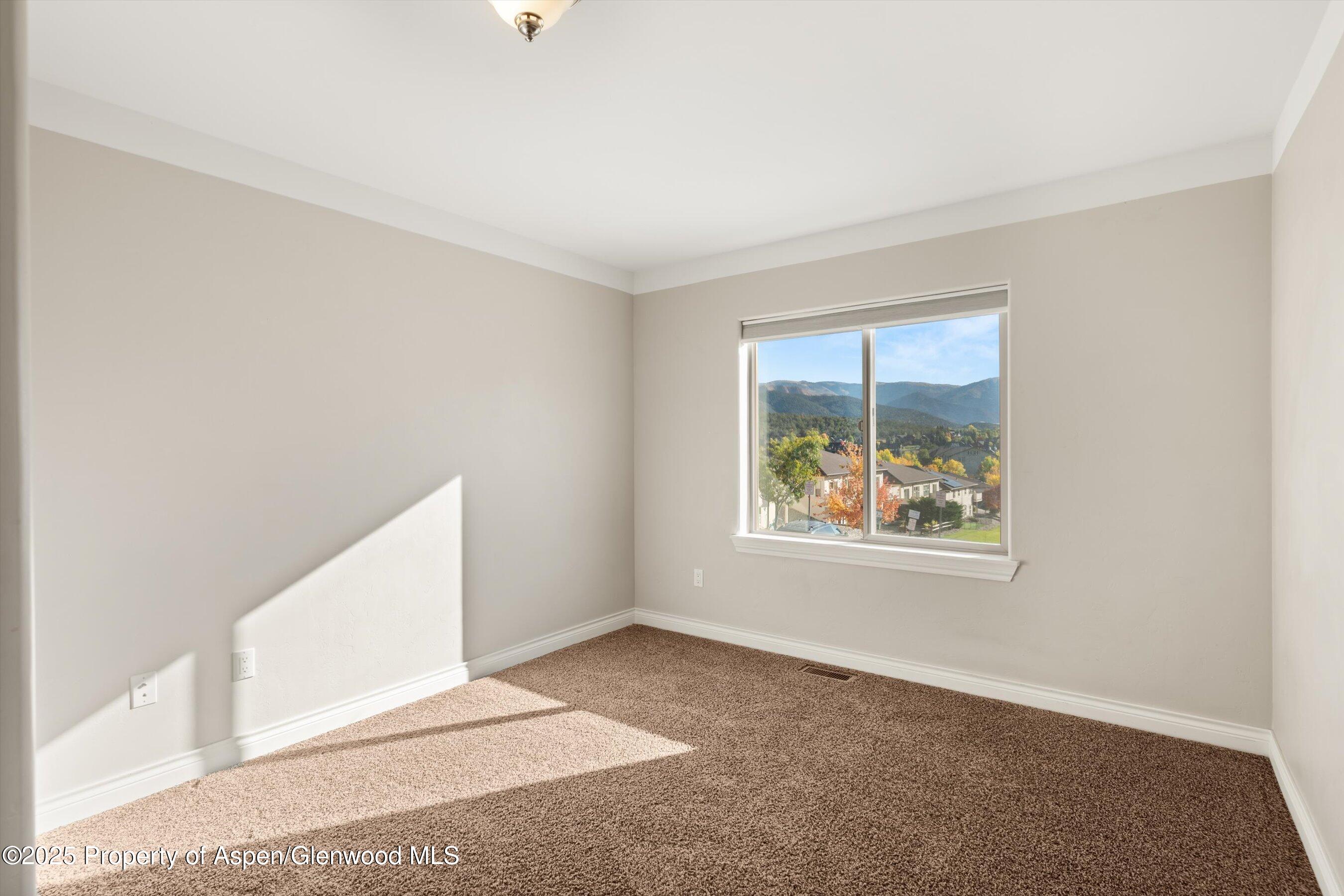 200 Castle Ridge Drive Property Photo 17