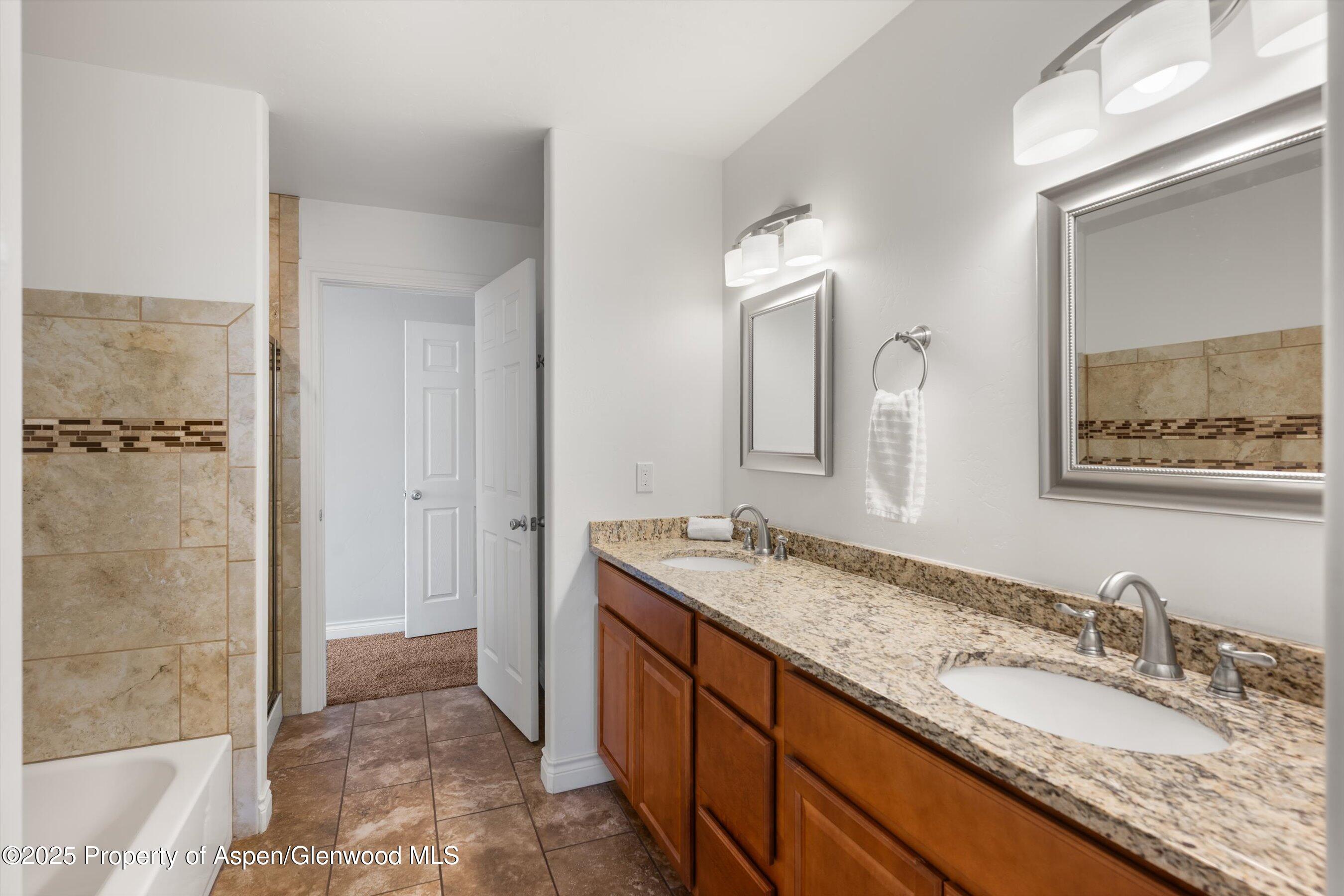 200 Castle Ridge Drive Property Photo 19
