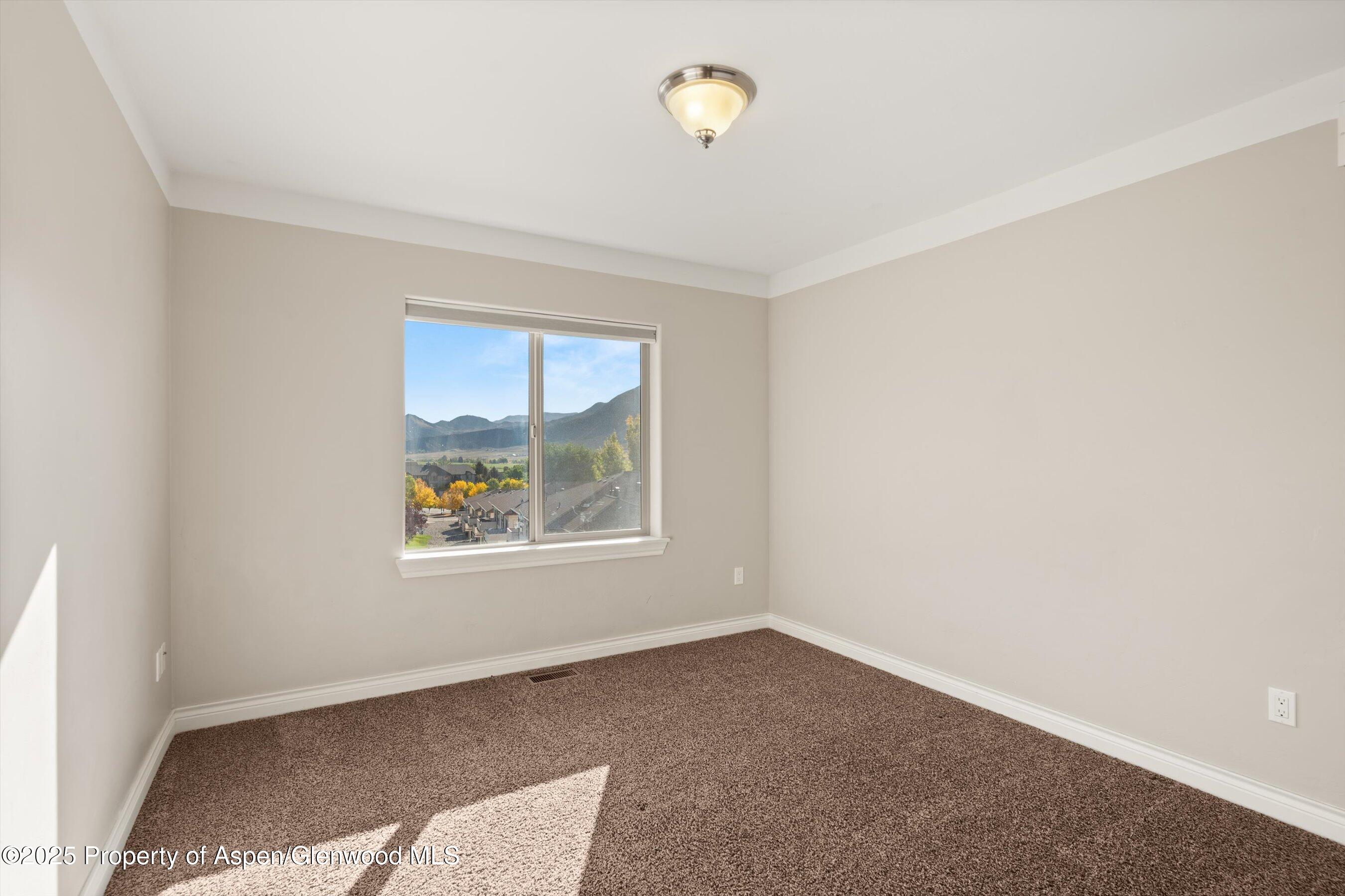 200 Castle Ridge Drive Property Photo 21