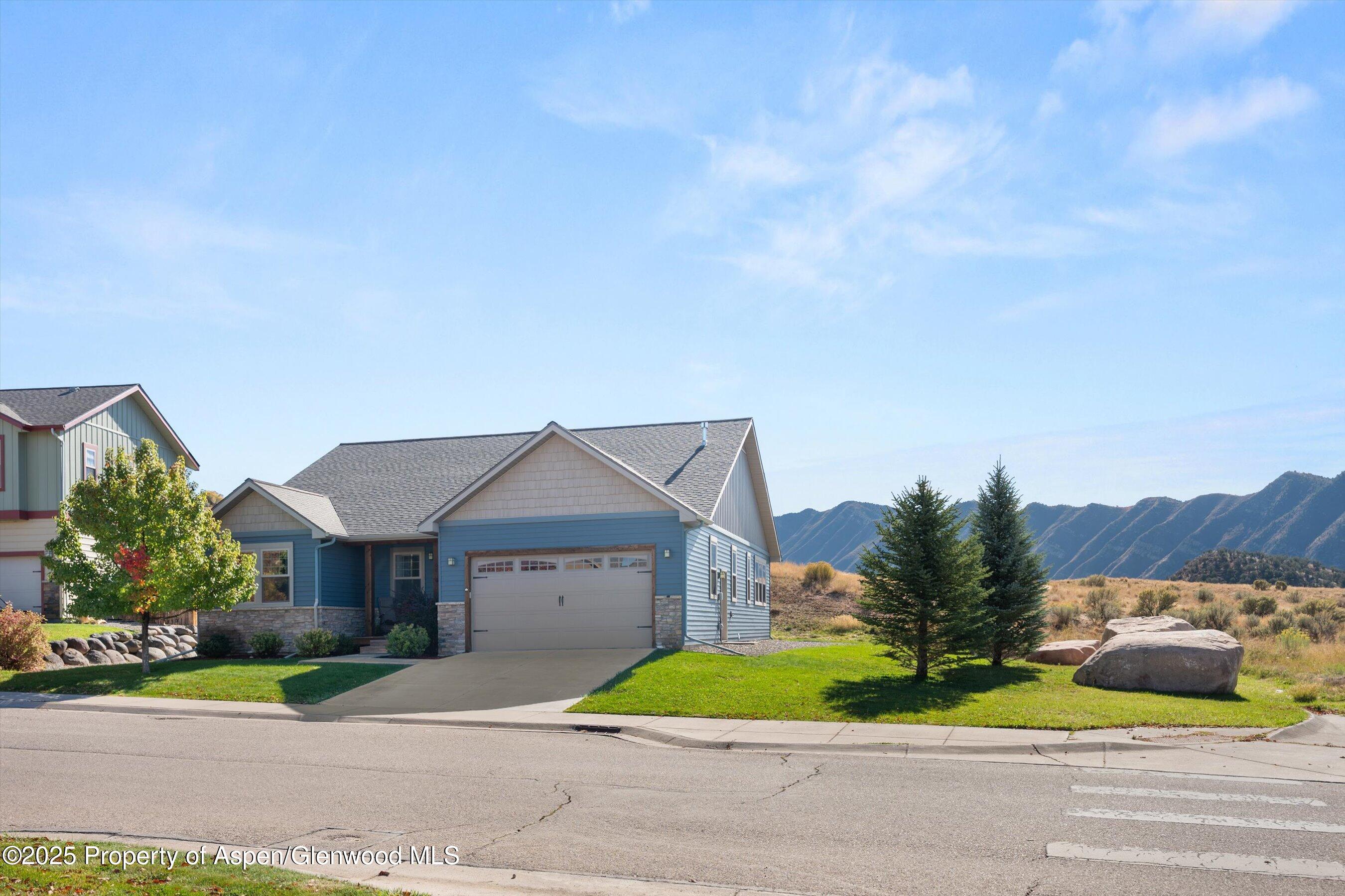 100 N Wildhorse Drive Property Photo 2