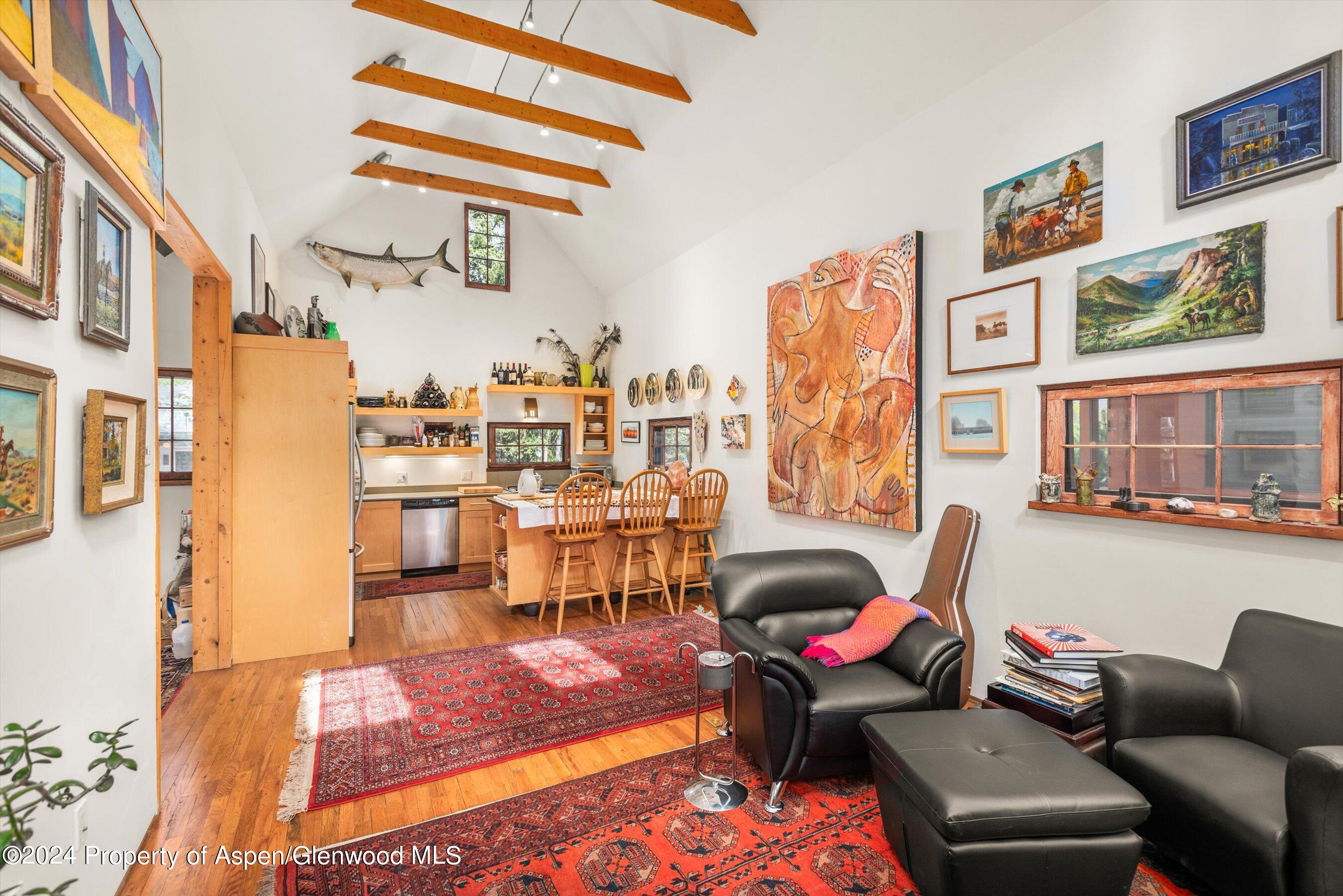 308 Park Avenue Property Photo 4