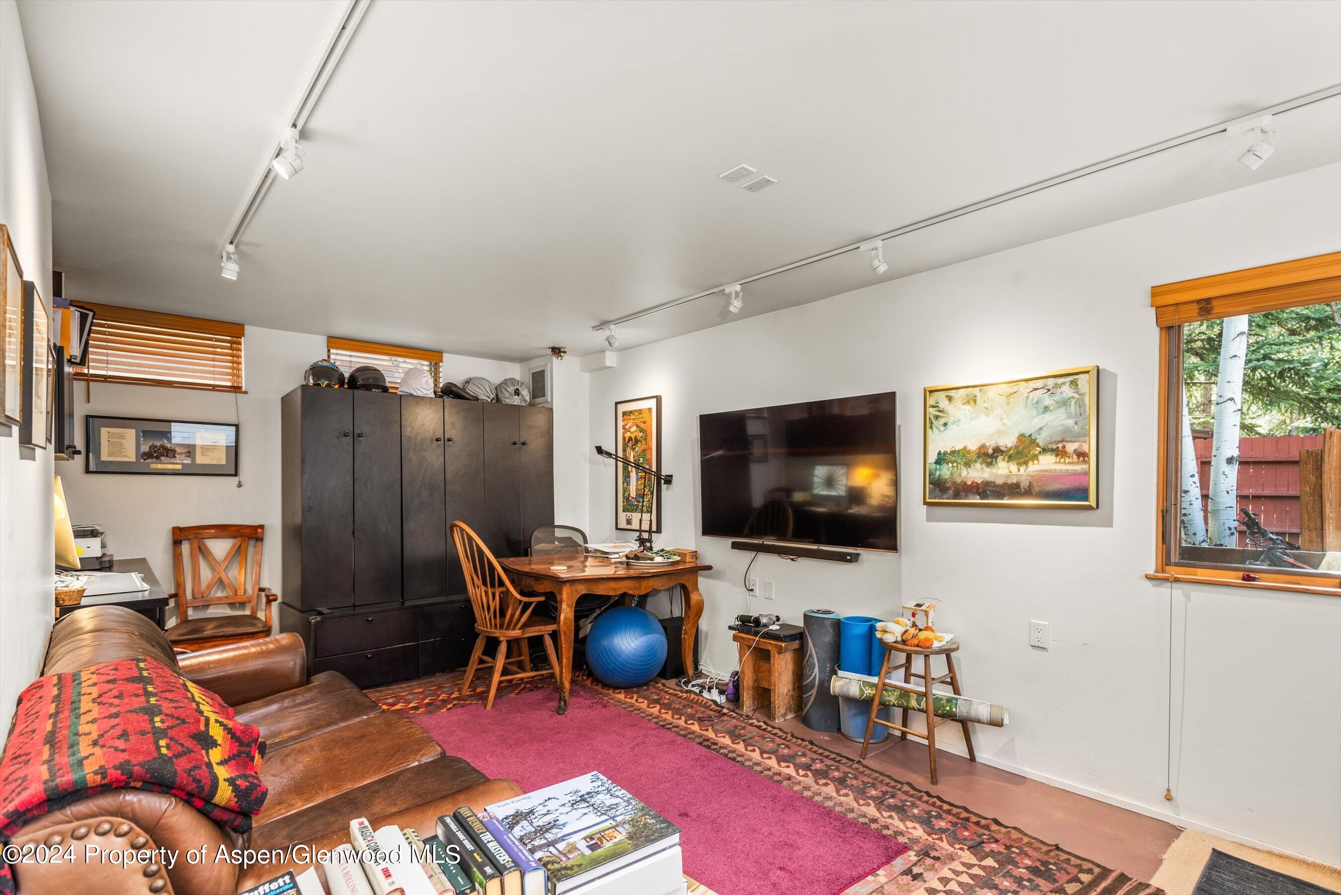 308 Park Avenue Property Photo 22