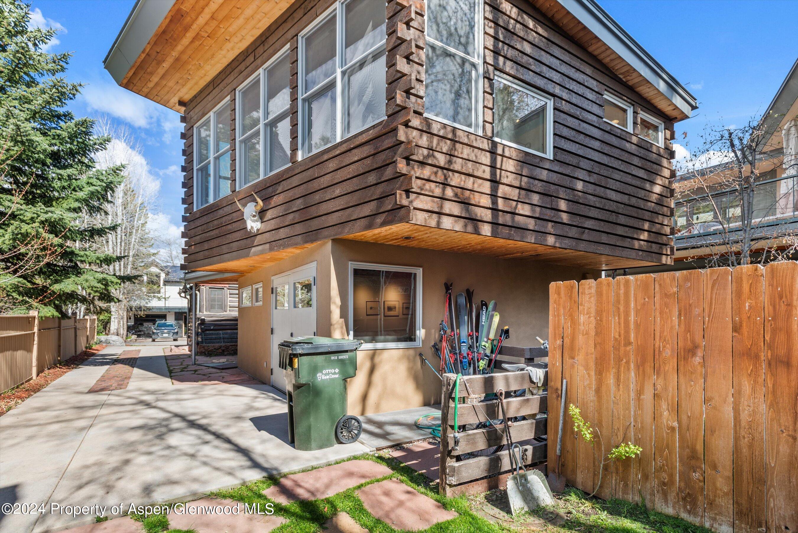 308 Park Avenue Property Photo 24