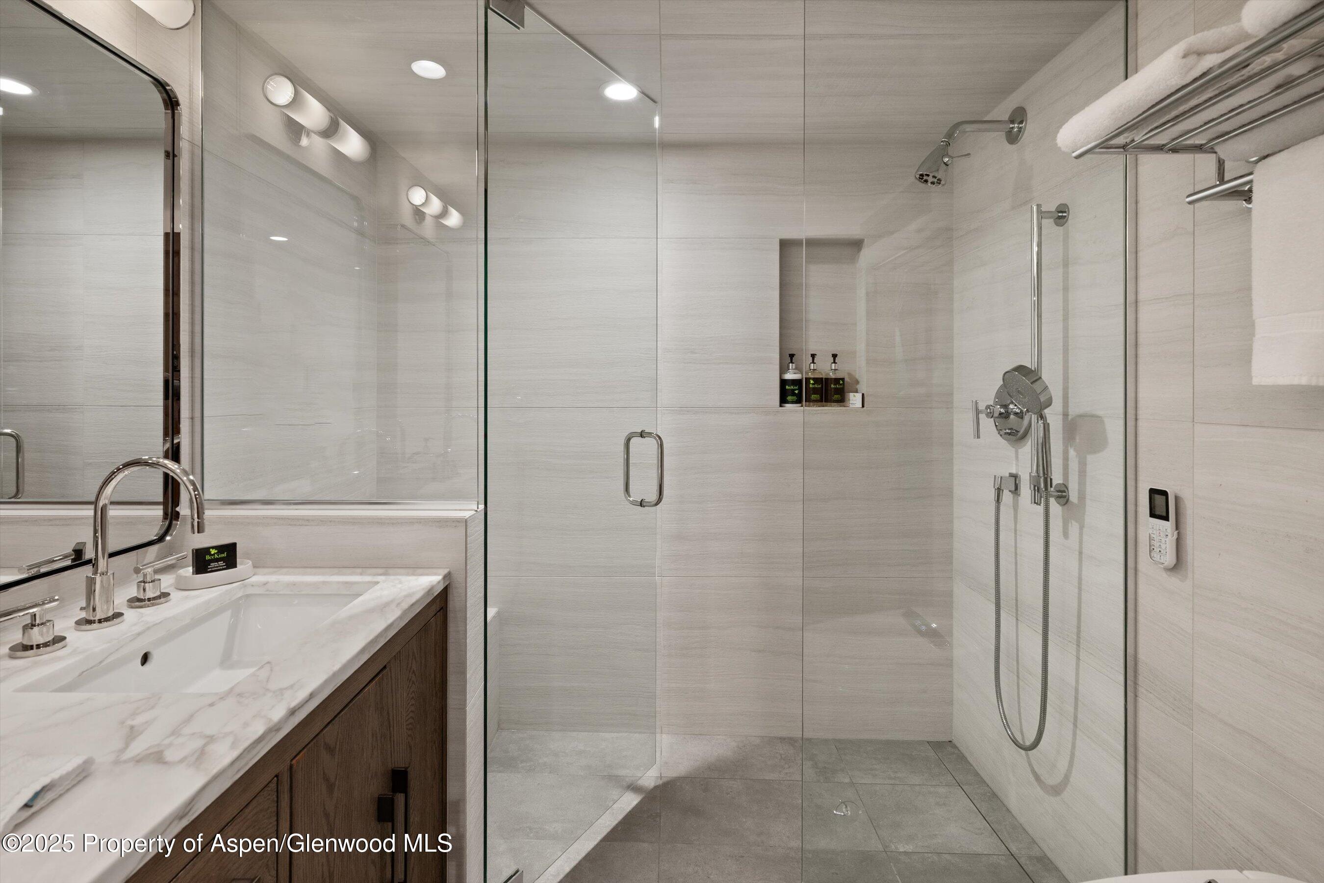 425 Wood Road 19 Property Photo 16