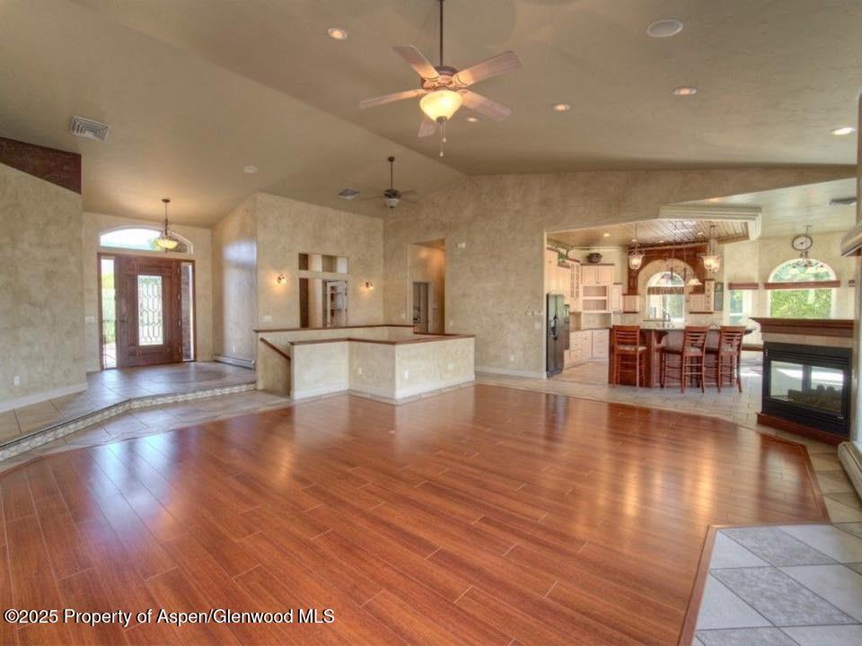 233 Meadow Creek Drive Property Photo 5