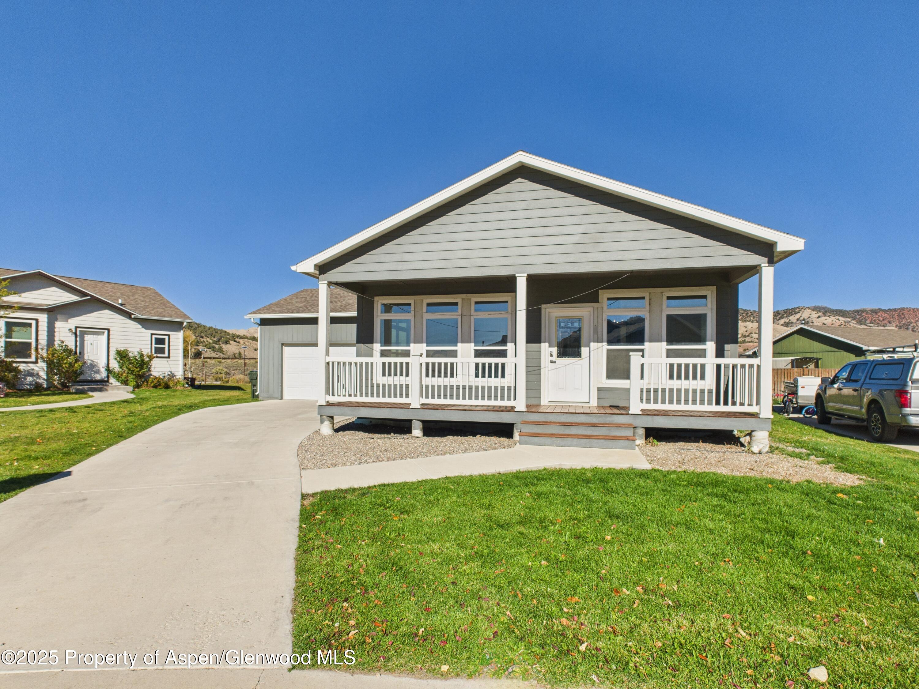 68 Salmon Loop Loop Property Photo 1