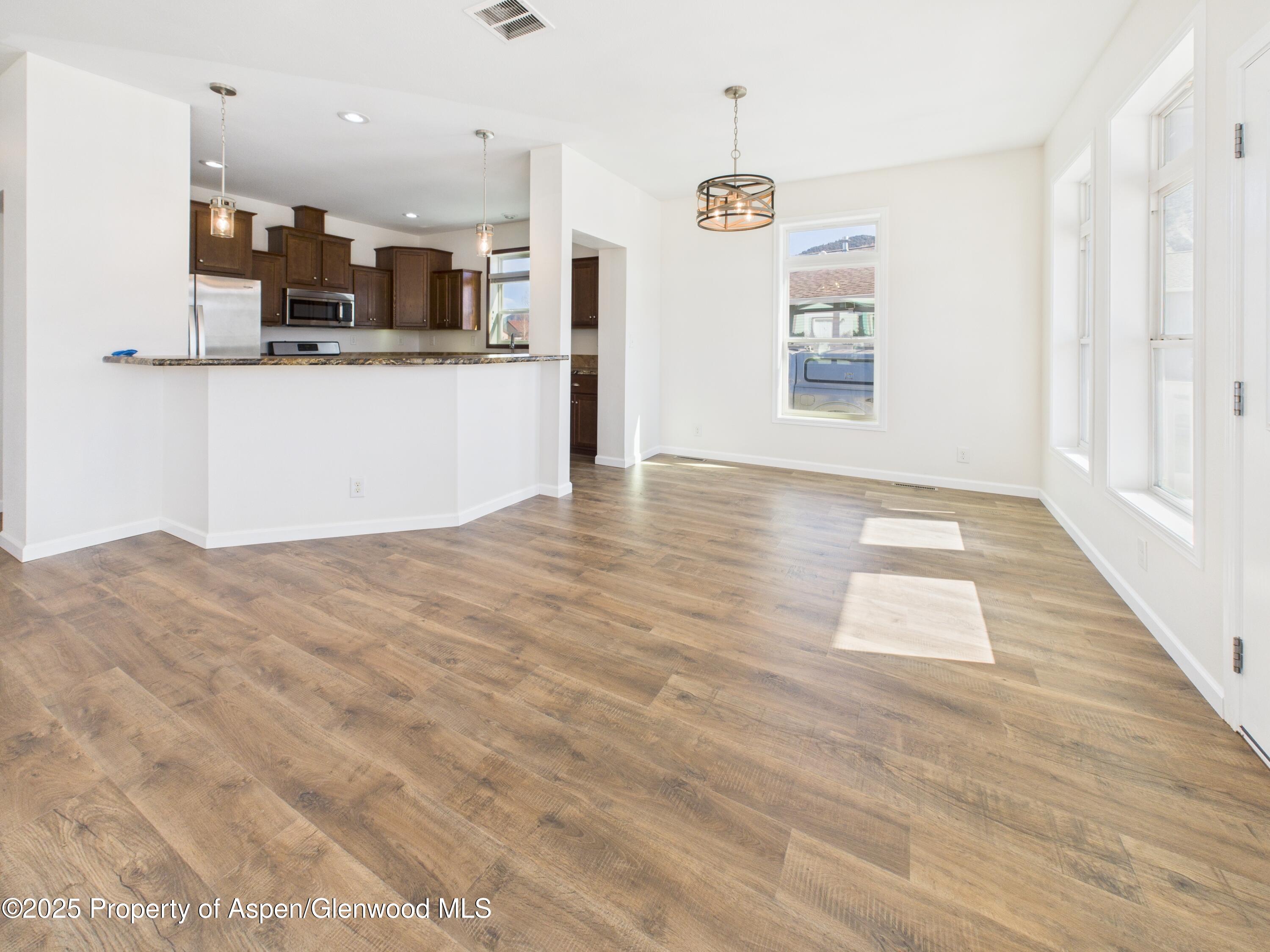 68 Salmon Loop Loop Property Photo 9